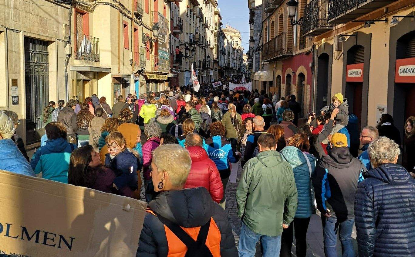Manifestación celebrada en Jaca en contra de la unión de estaciones por Canal Roya
