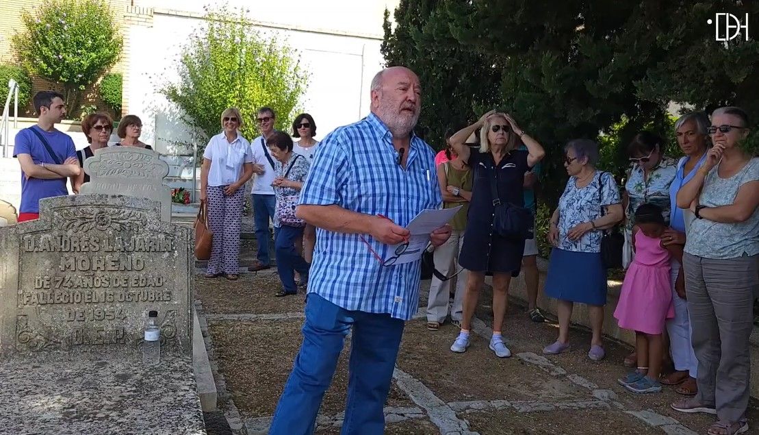 El periodista Víctor Pardo se dirige a los asistentes. Foto Myriam Martínez El periodista Víctor Pardo se dirige a los asistentes. Foto Myriam Martínez