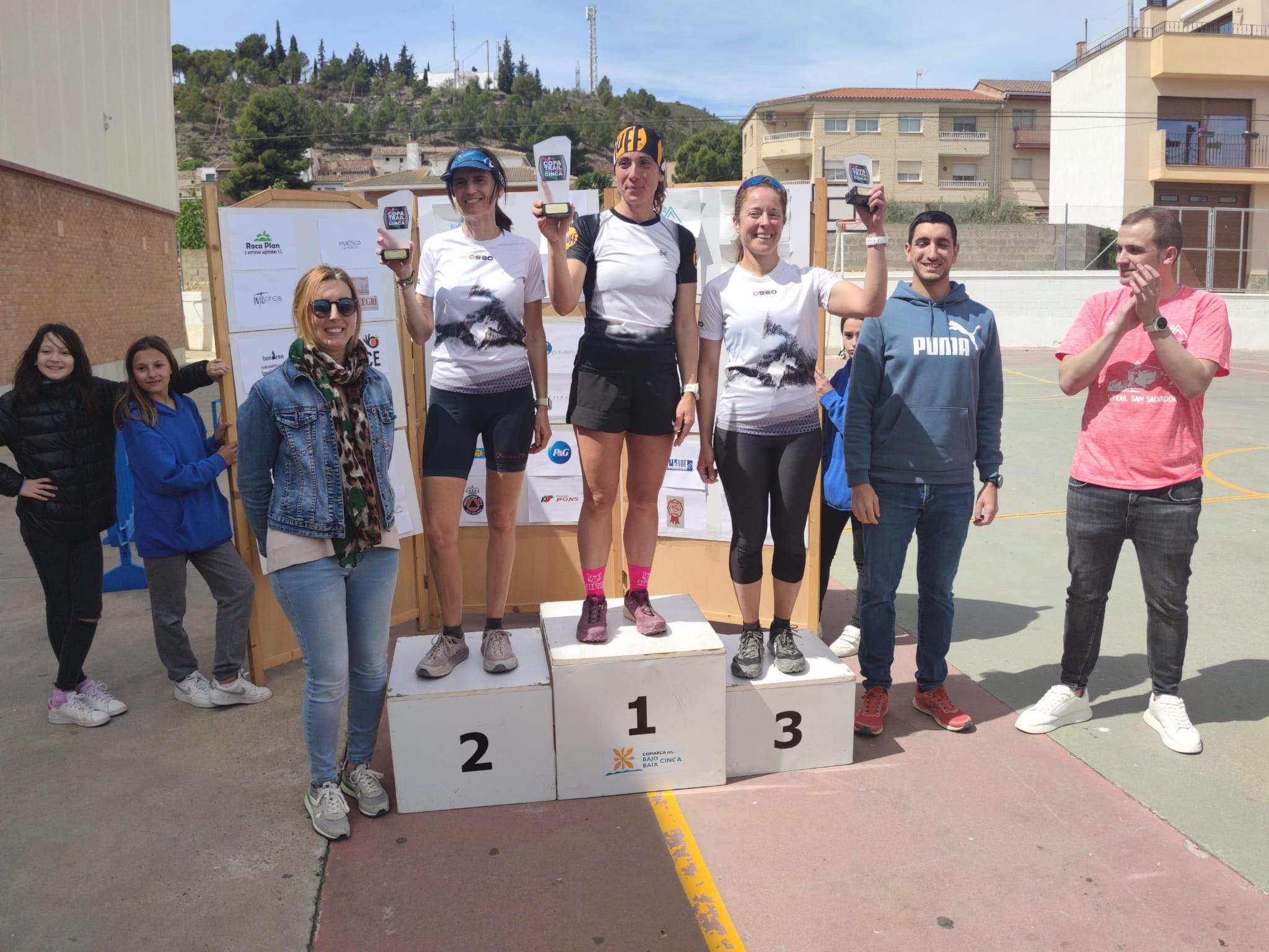Podio femenino de la modalidad larga de la Copa Trail