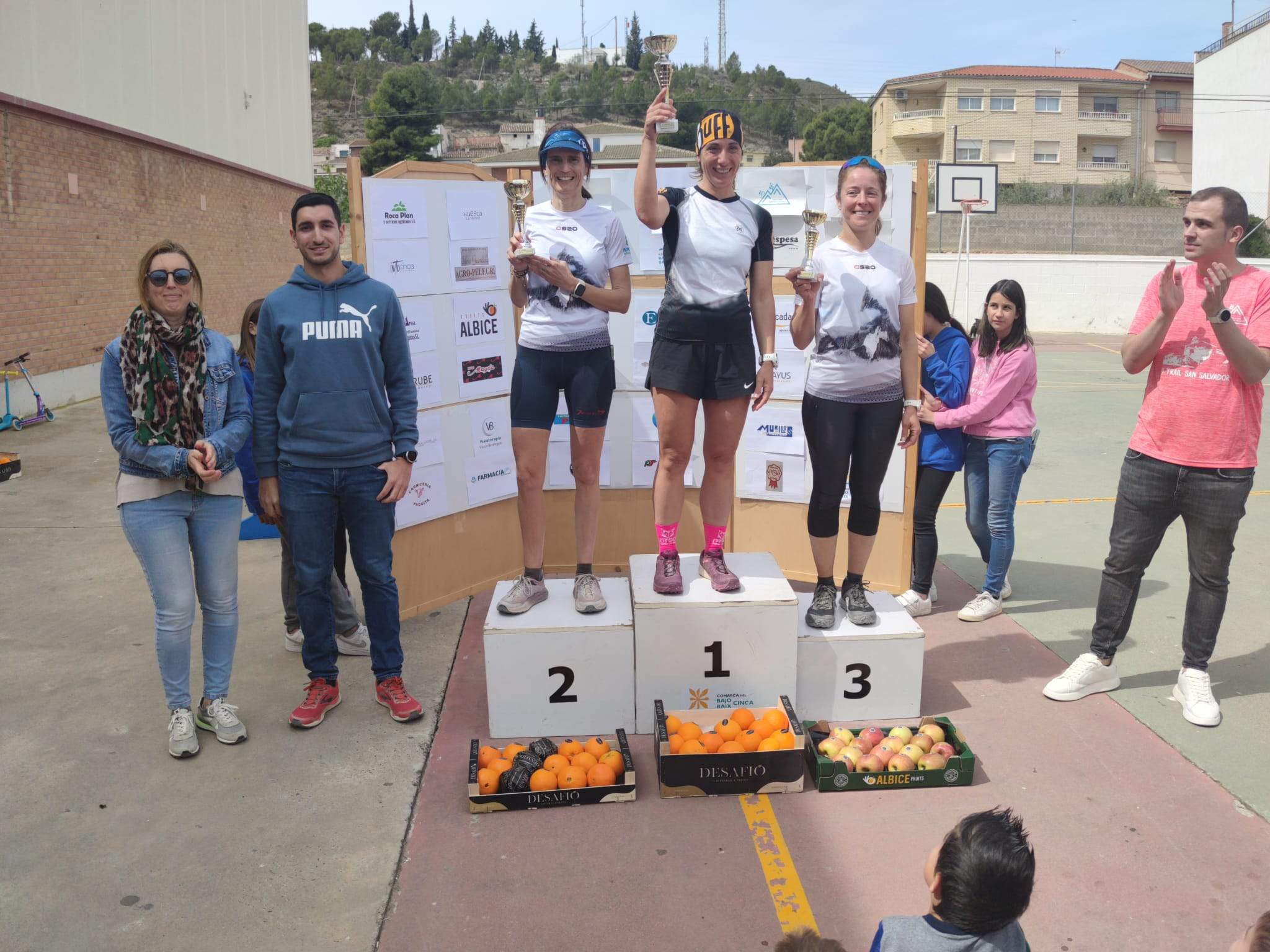 Podio de la prueba larga femenina del Trail de Torrente de Cinca