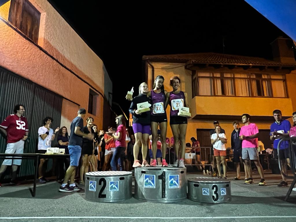 podio absoluto femenino. Foto Deporte Cantera Sabiñánigo