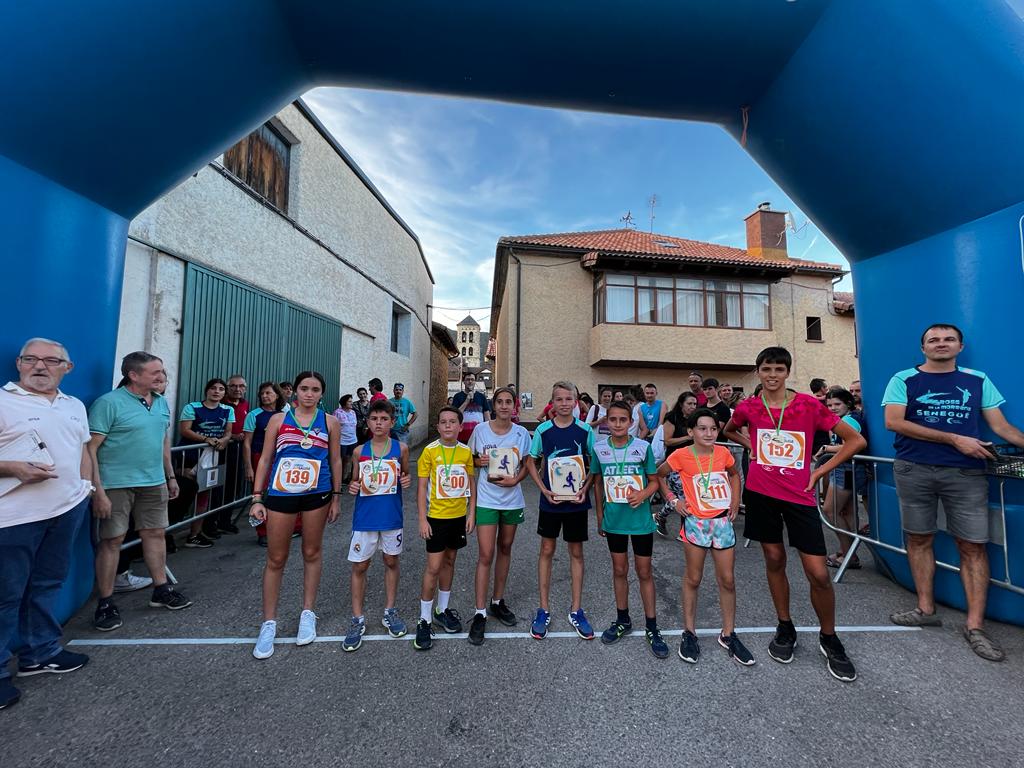 Carreras infantiles. Foto Deporte Cantera Sabiñánigo