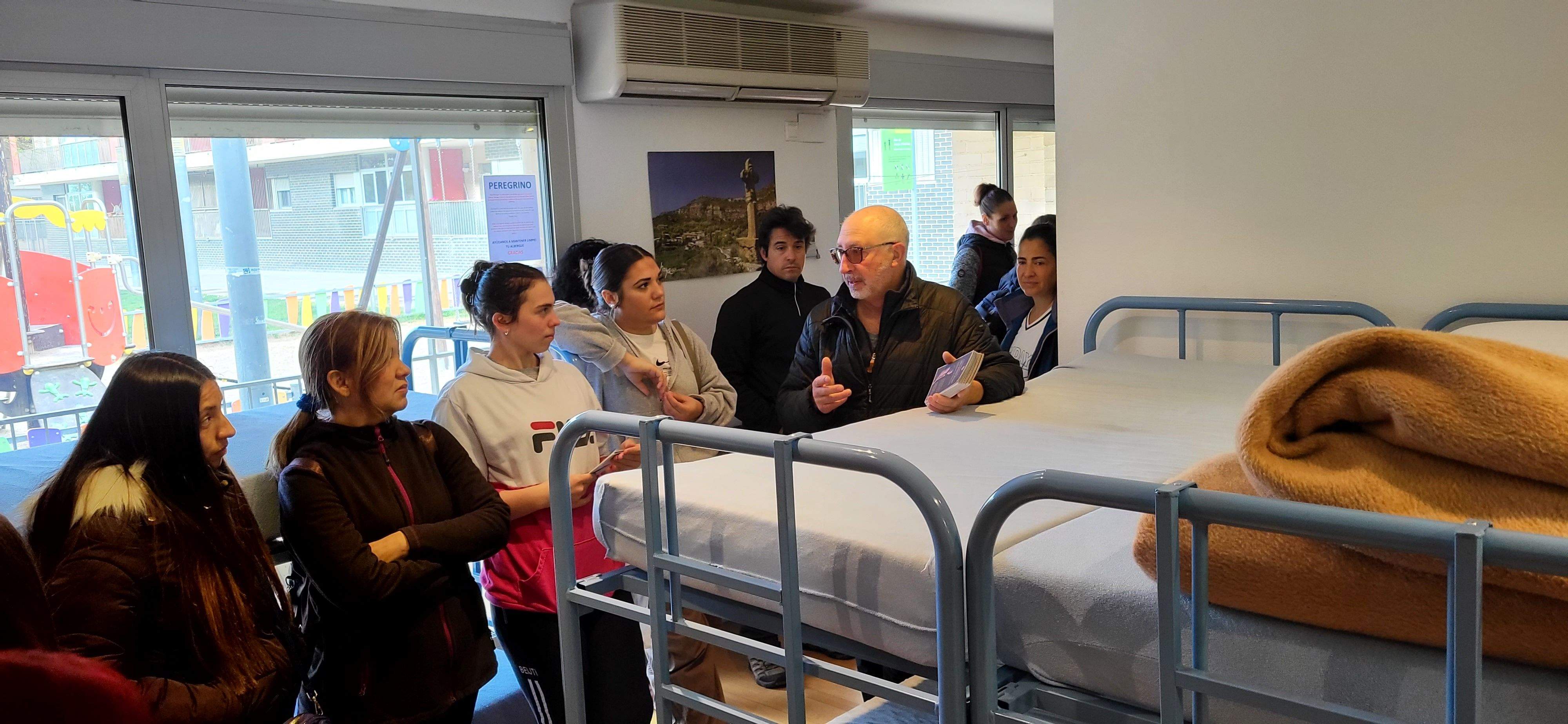 Marcha senderista del Camino de Santiago a su paso por Huesca. Foto Myriam Martínez