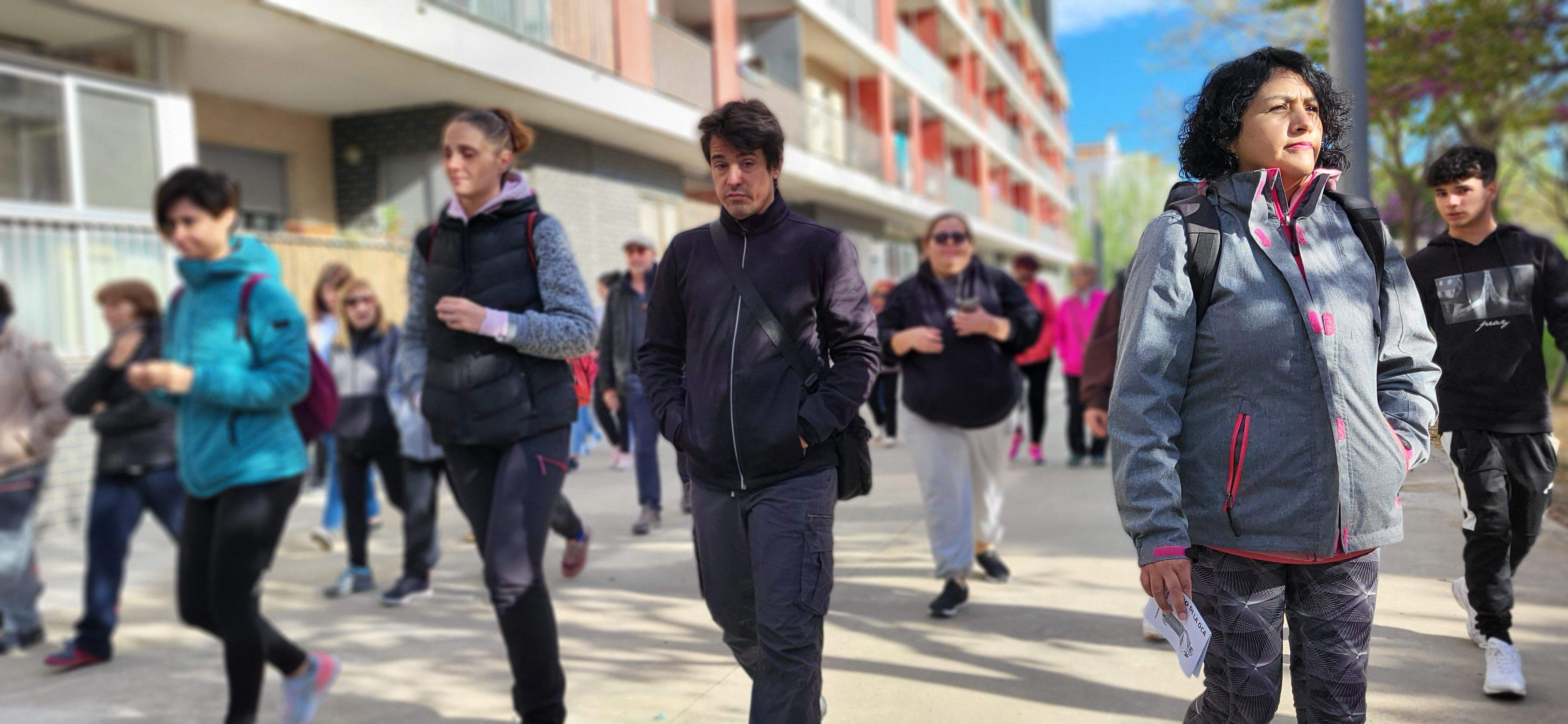 Marcha senderista del Camino de Santiago a su paso por Huesca. Foto Myriam Martínez