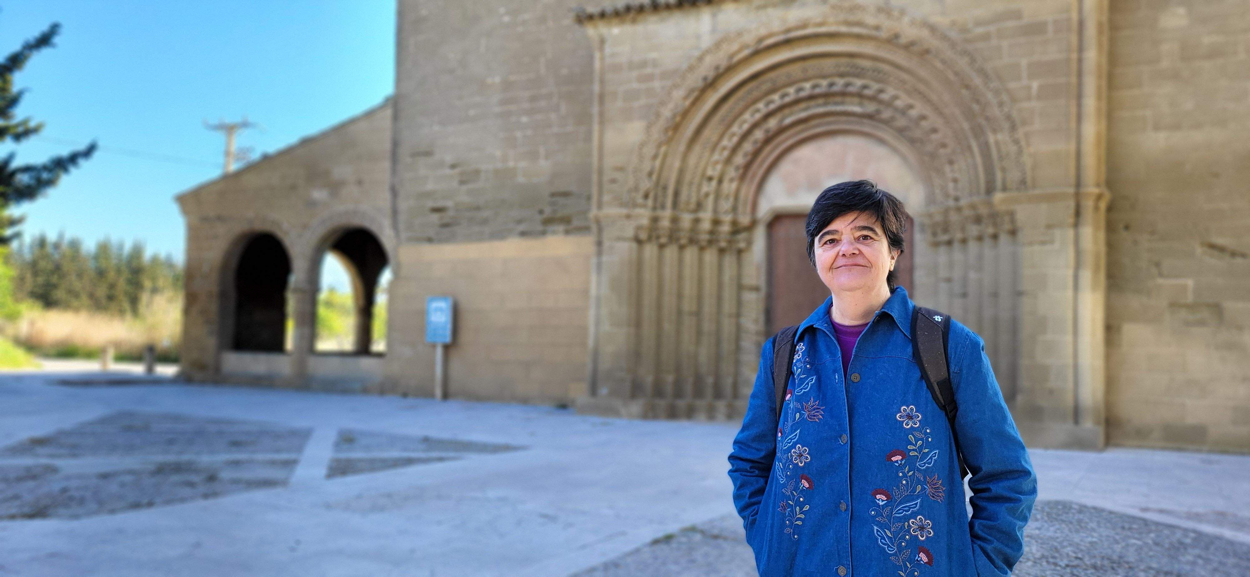 Pilar Martín Faure, junto al Santuario de Salas. Foto Myriam Martínez