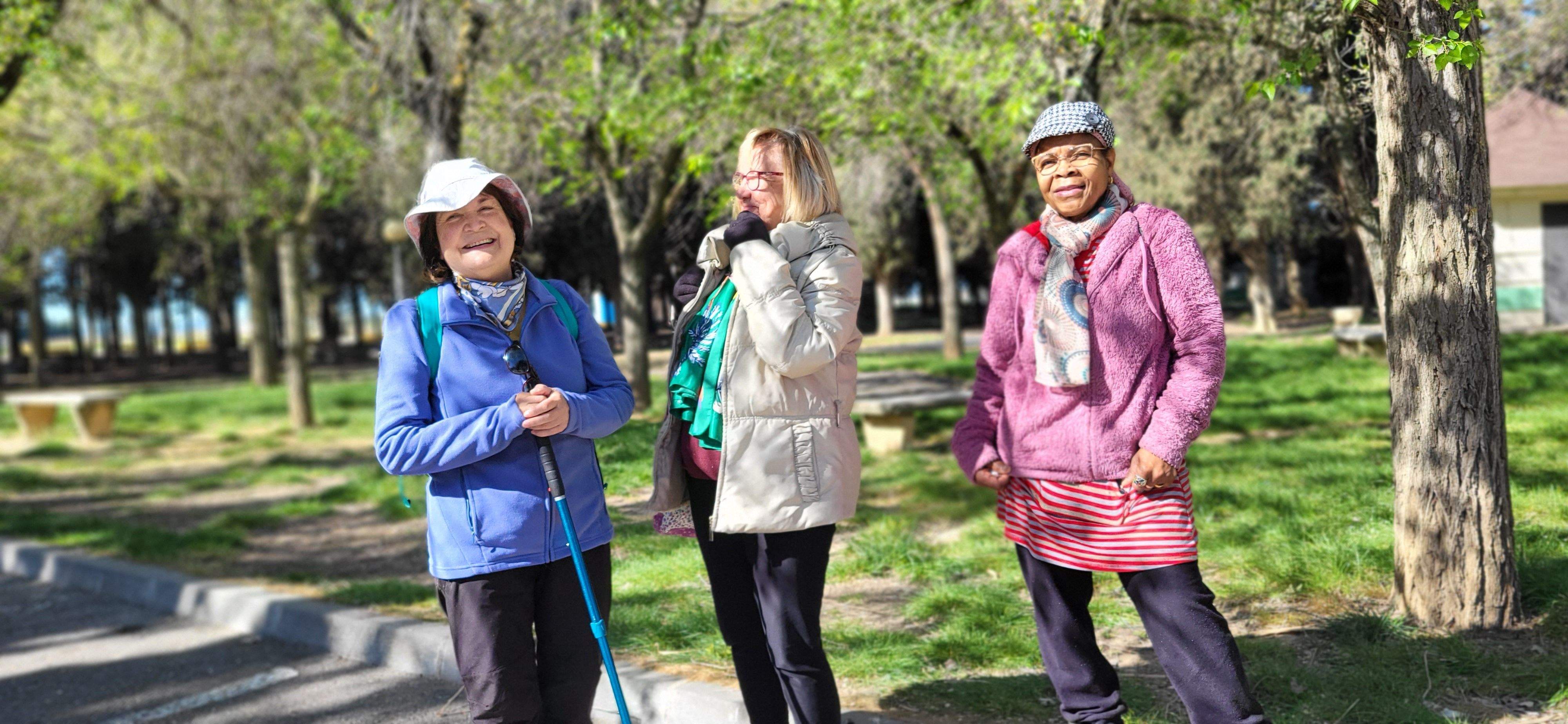 Marcha senderista del Camino de Santiago a su paso por Huesca. Foto Myriam Martínez