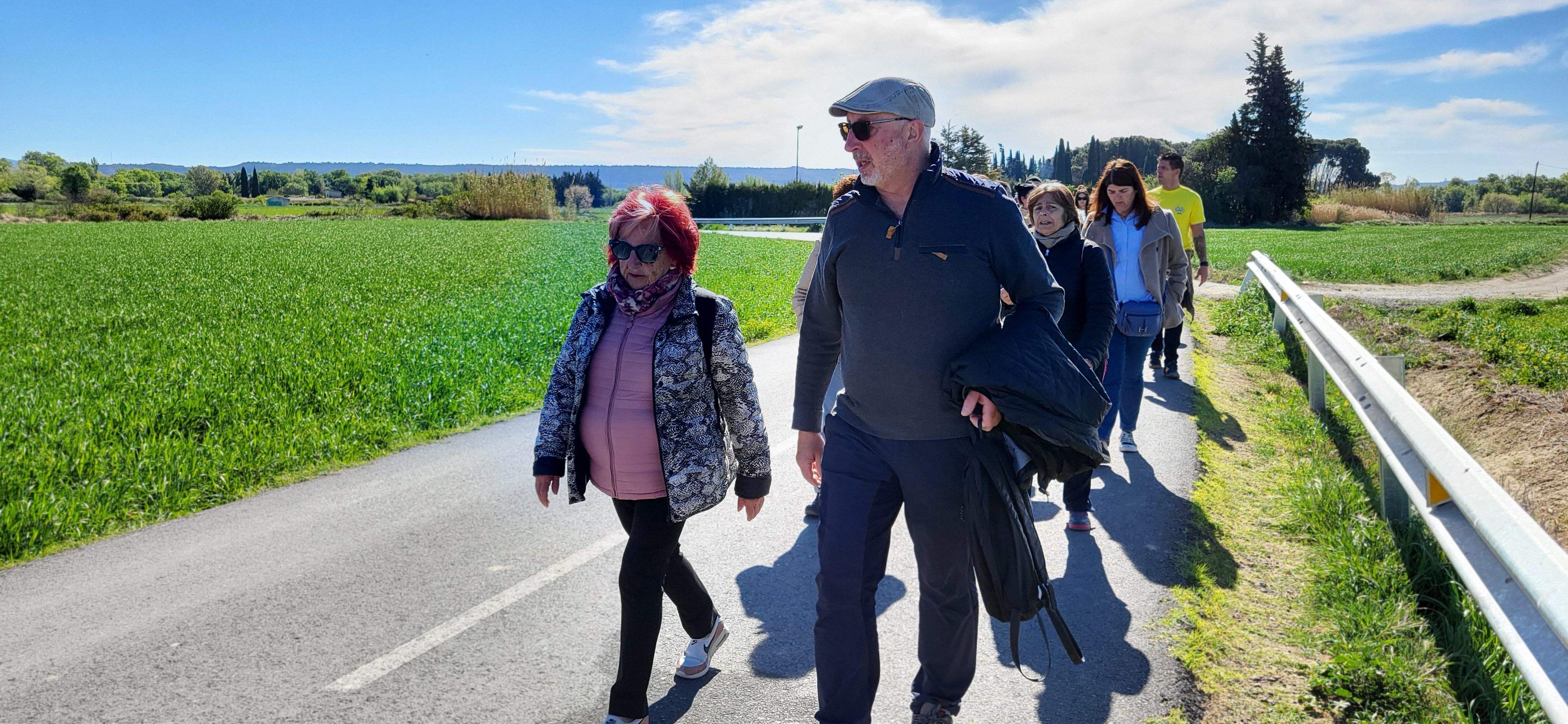 Marcha senderista del Camino de Santiago a su paso por Huesca. Foto Myriam Martínez