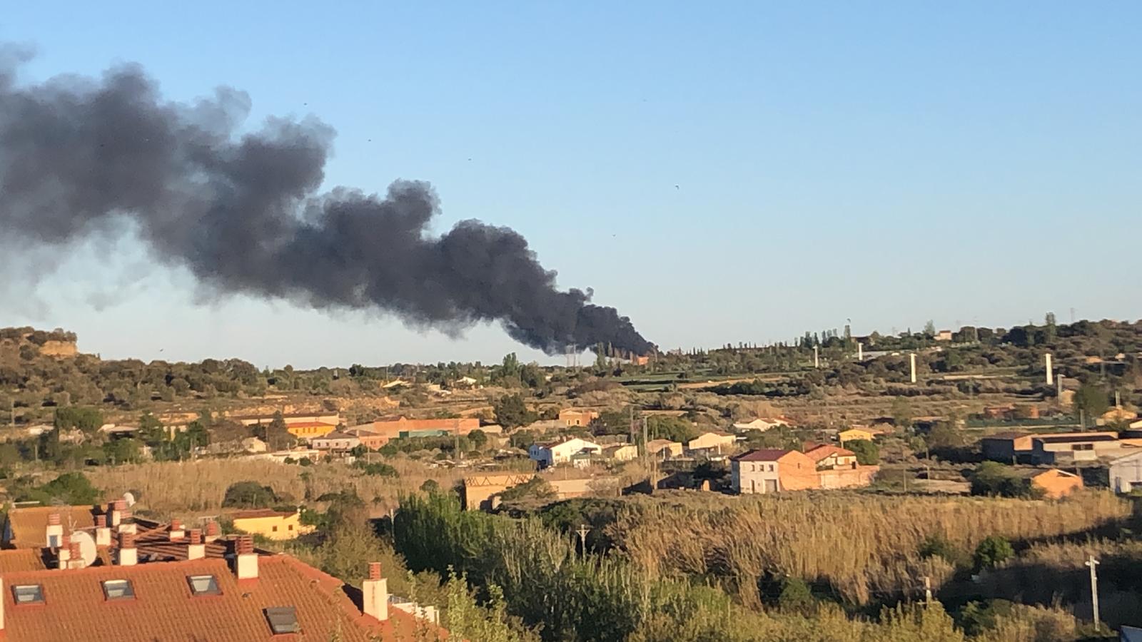 Incendio en una planta de reciclado de una empresa de Monzón 