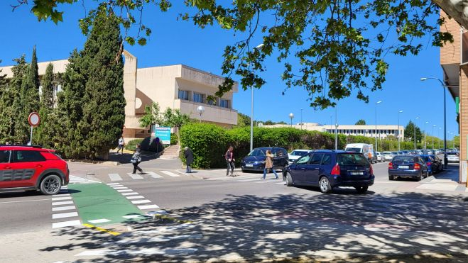 Acceso a Urgencias del Hospital San Jorge, "un peligro", según la plataforma Puerta de Huesca.
