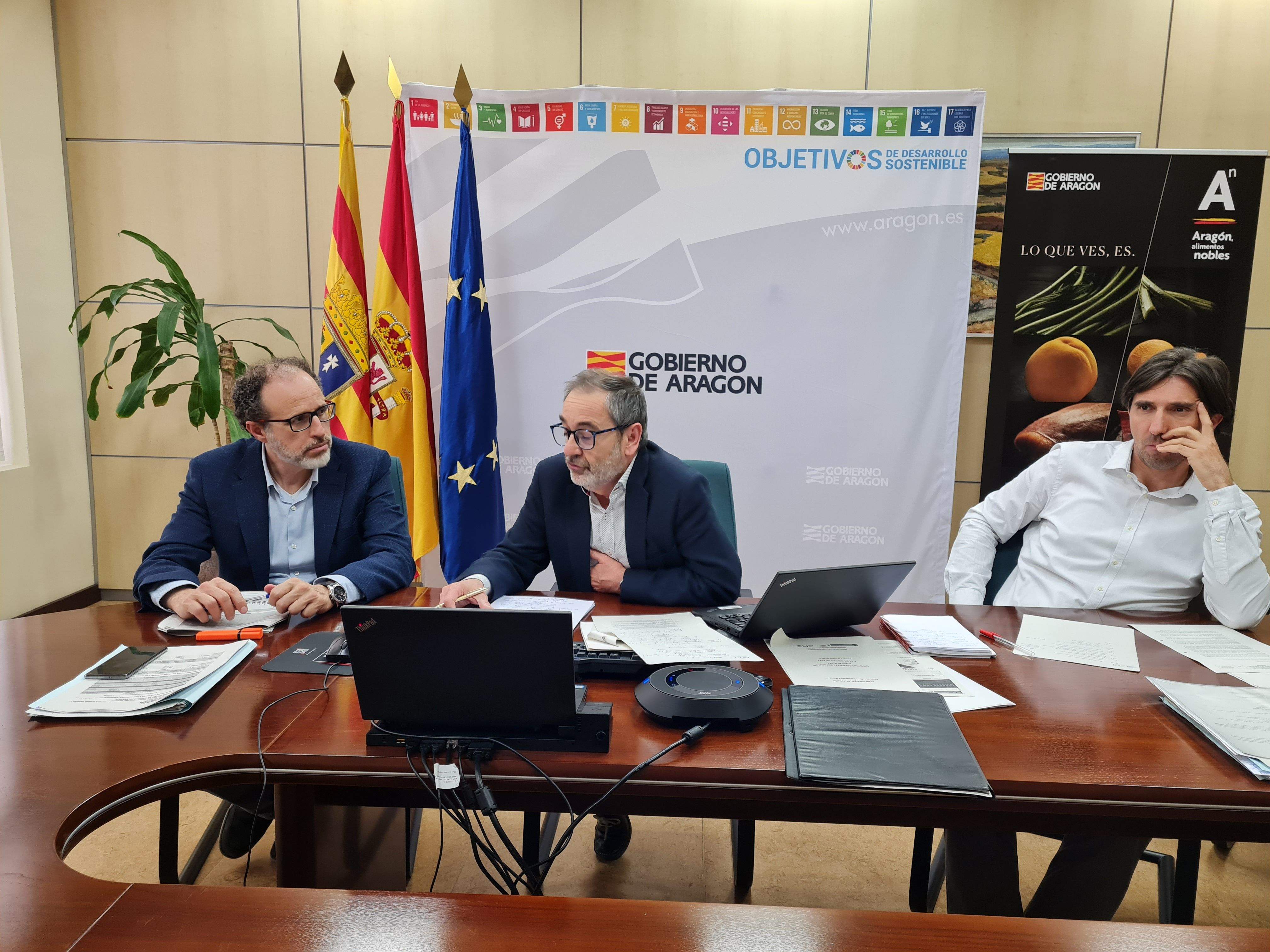 Jesús Nogués y José Luis Castellano han participado en la Mesa de la Sequía de forma telemática. Jesús Nogués y José Luis Castellano han participado en la Mesa de la Sequía de forma telemática.