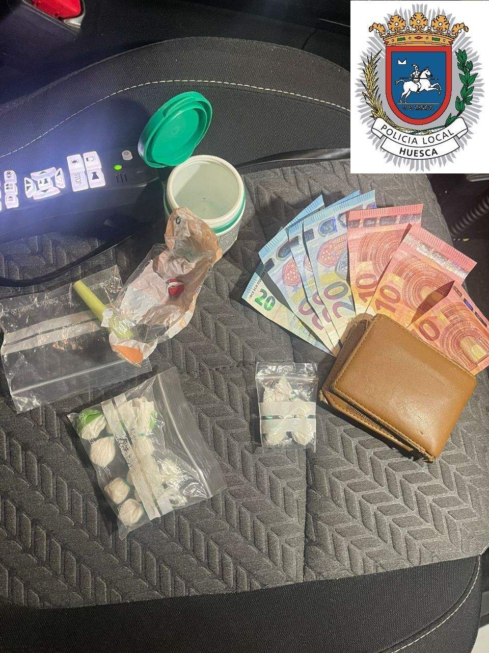 Sustancias incautadas al conductor detenido en Huesca.