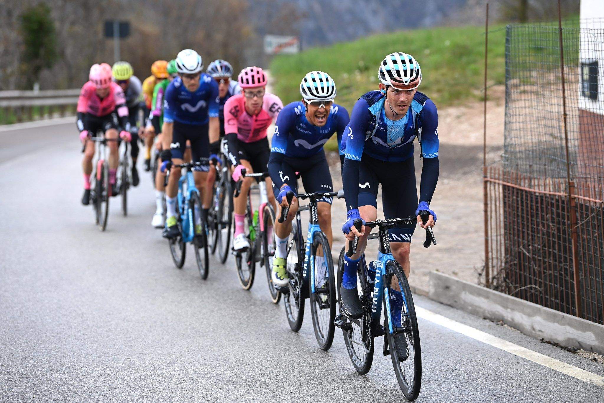 Mühlberger, al frente, y Samitier, detrás, en un momento de la etapa de este jueves en el Tour de Los Alpes. Foto: Getty Sport