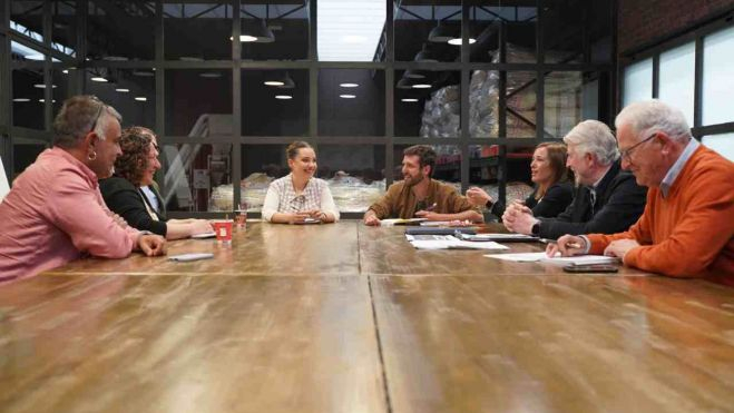 Maru Díaz con miembros de la Plataforma Huesca Suena Maru Díaz con miembros de la Plataforma Huesca Suena