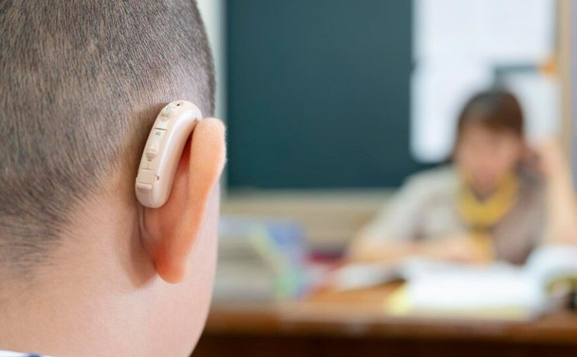 La ley obliga a poner las medidas necesarias para que el alumnado con discapacidad auditiva tenga las mismas oportunidades que el resto