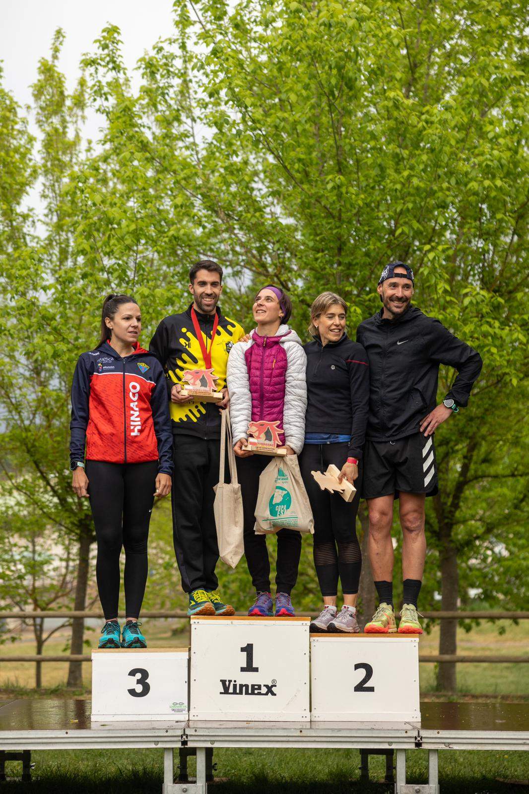 Podio Absoluto 14km. Foto Toño Miranda