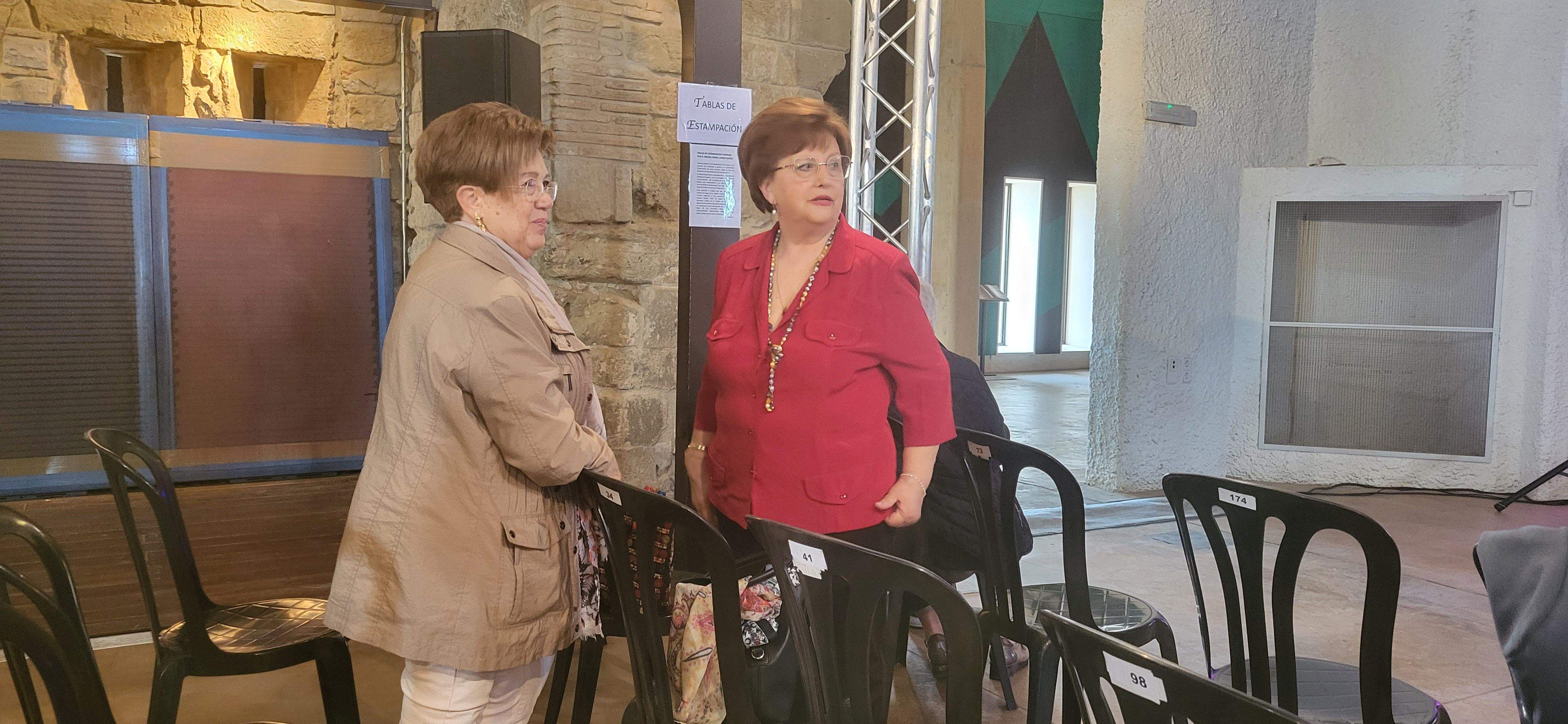 Imágenes de la donación de Miguel Ángel Lahoz a Fraga. Foto Myriam Martínez