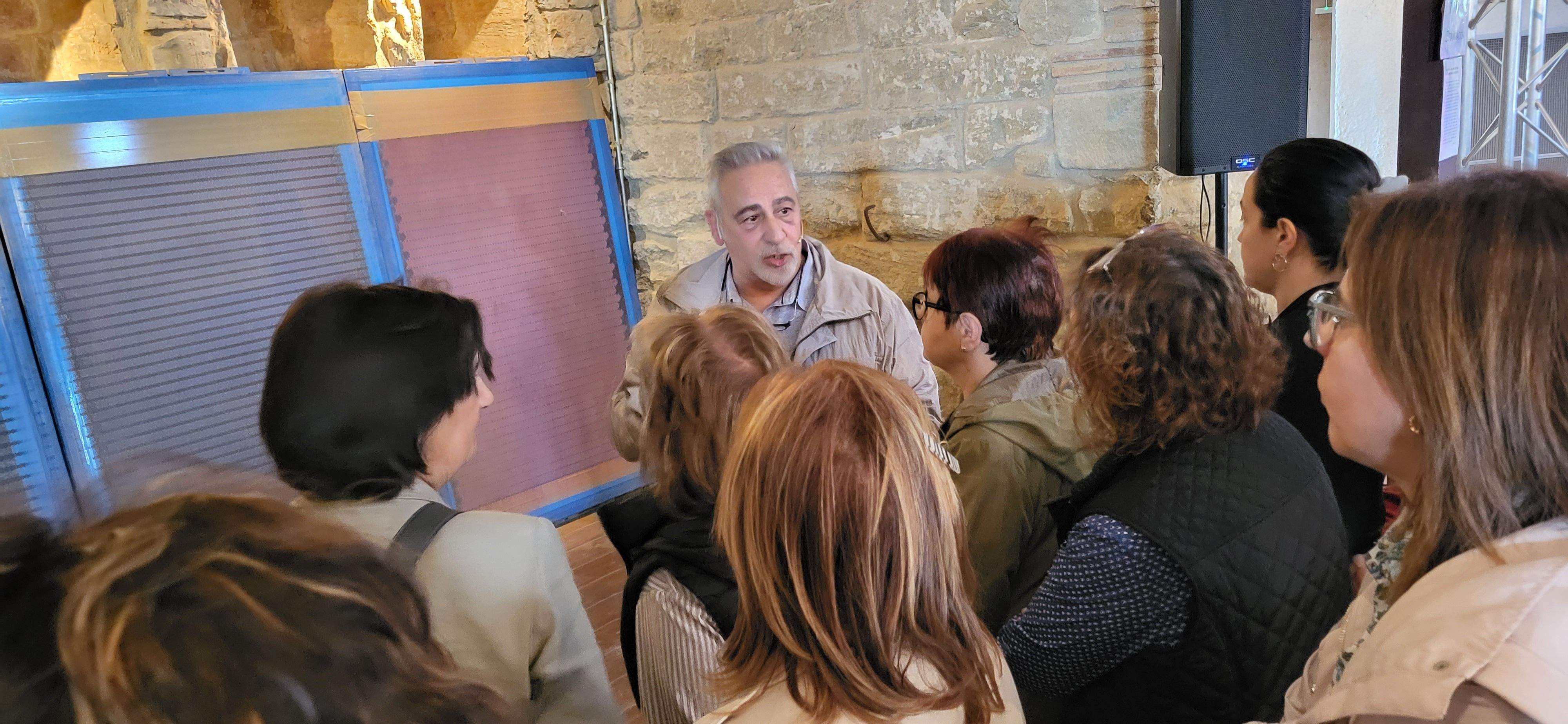 Imágenes de la donación de Miguel Ángel Lahoz a Fraga. Foto Myriam Martínez