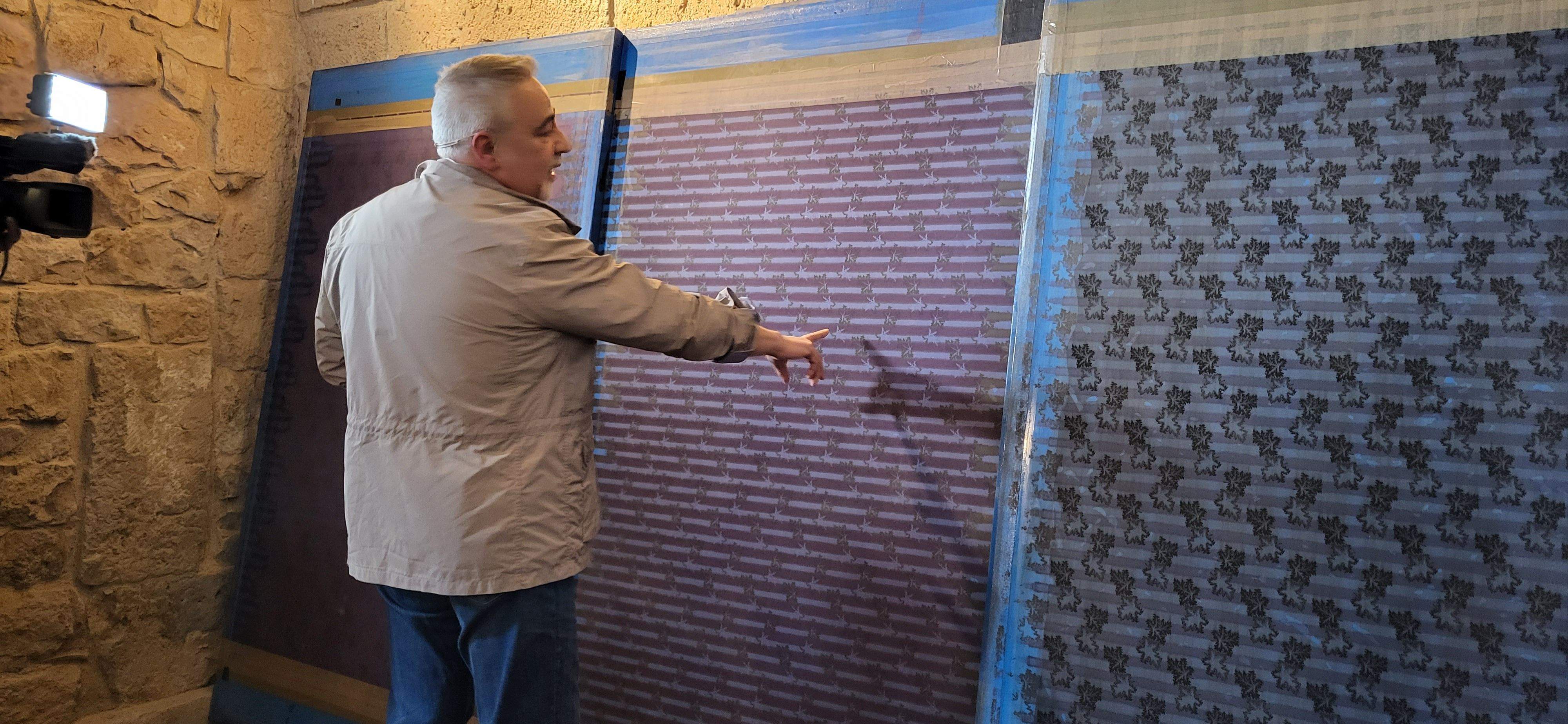 Imágenes de la donación de Miguel Ángel Lahoz a Fraga. Foto Myriam Martínez