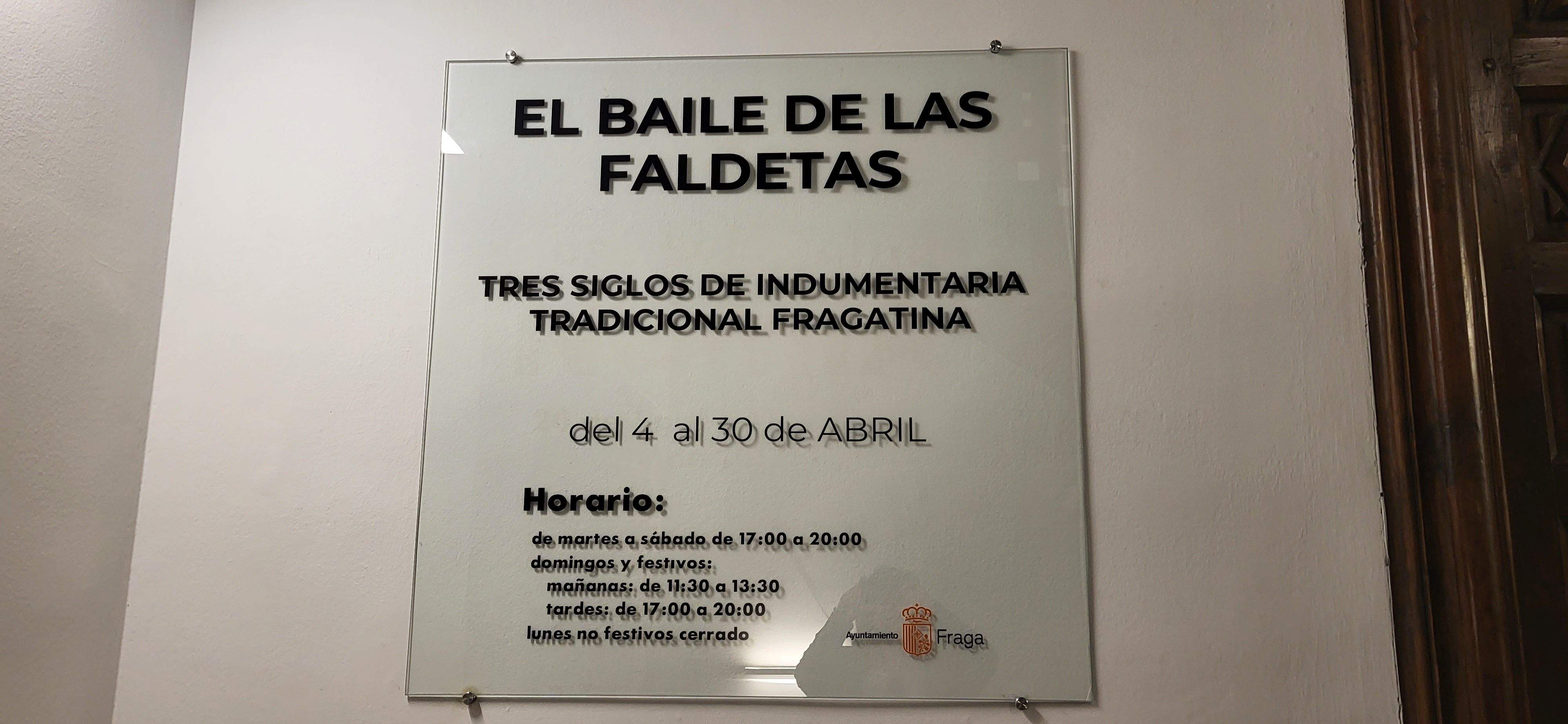 Imágenes de la donación de Miguel Ángel Lahoz a Fraga. Foto Myriam Martínez