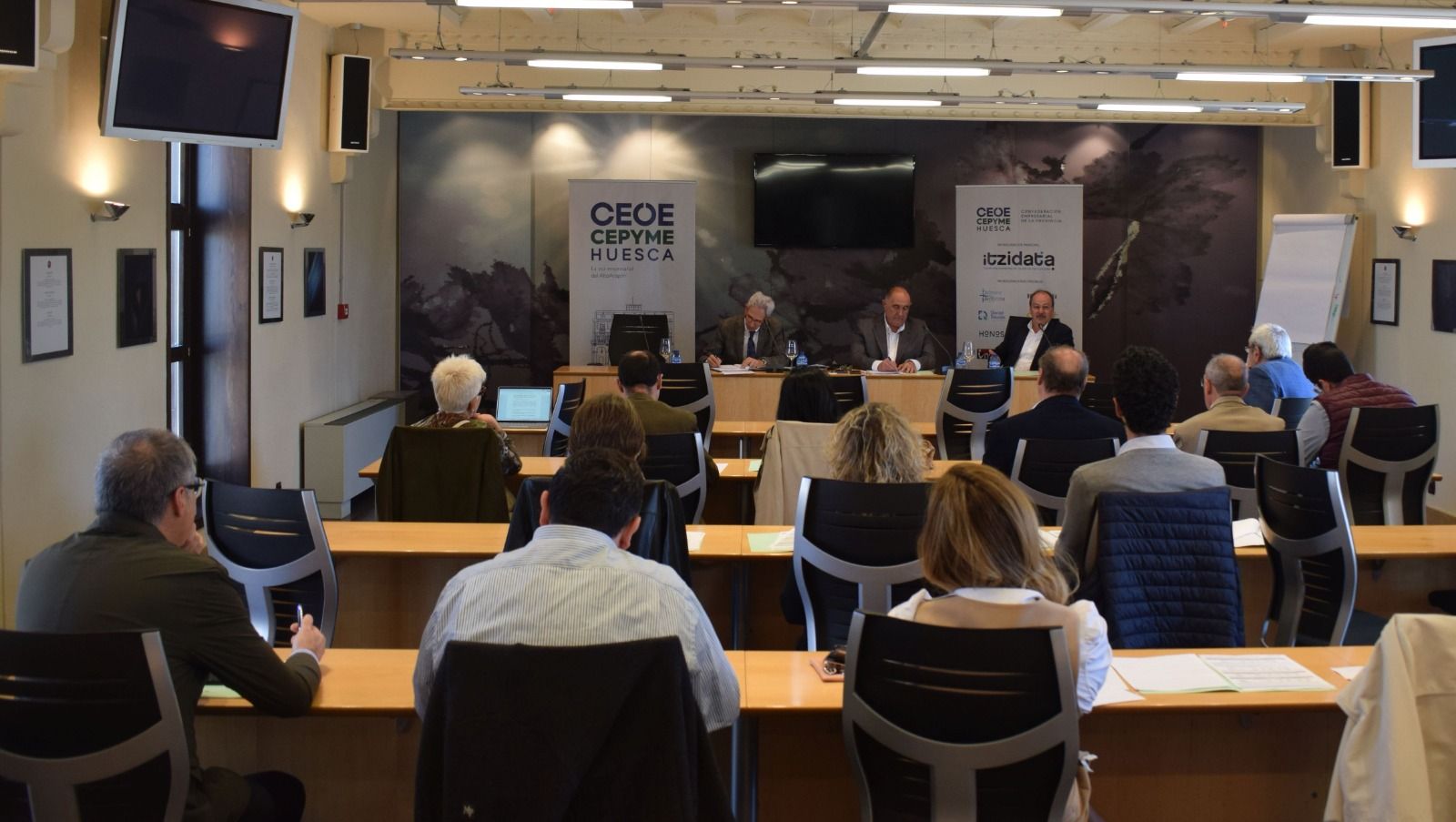 Reunión de Ceoe-Cepyme Huesca en la sede de la D.O. Somontano.