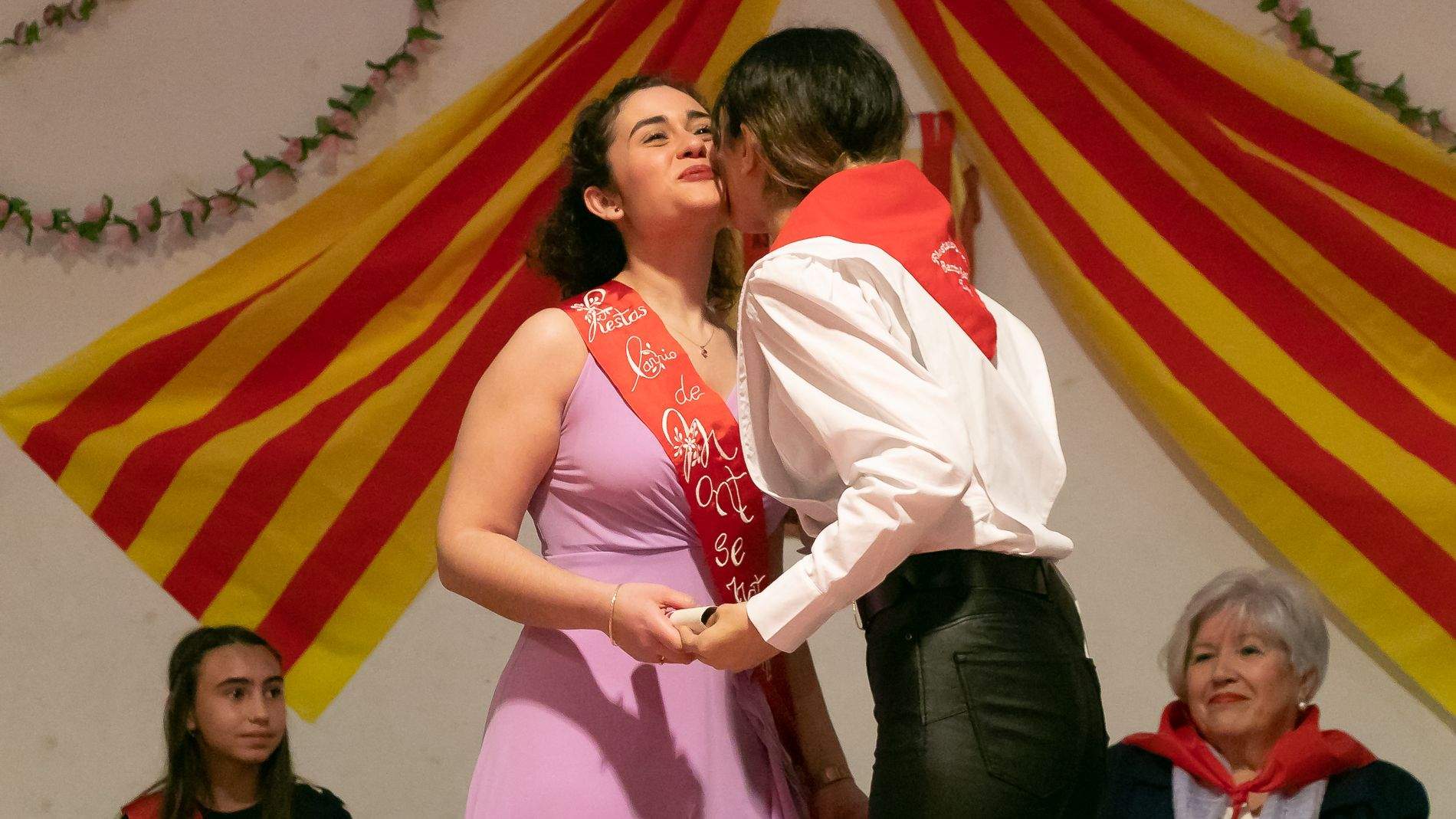 Fiestas del barrio de San Lorenzo 2023. Presentación de las mairalesas y los mayorales. Foto Estela Alcay