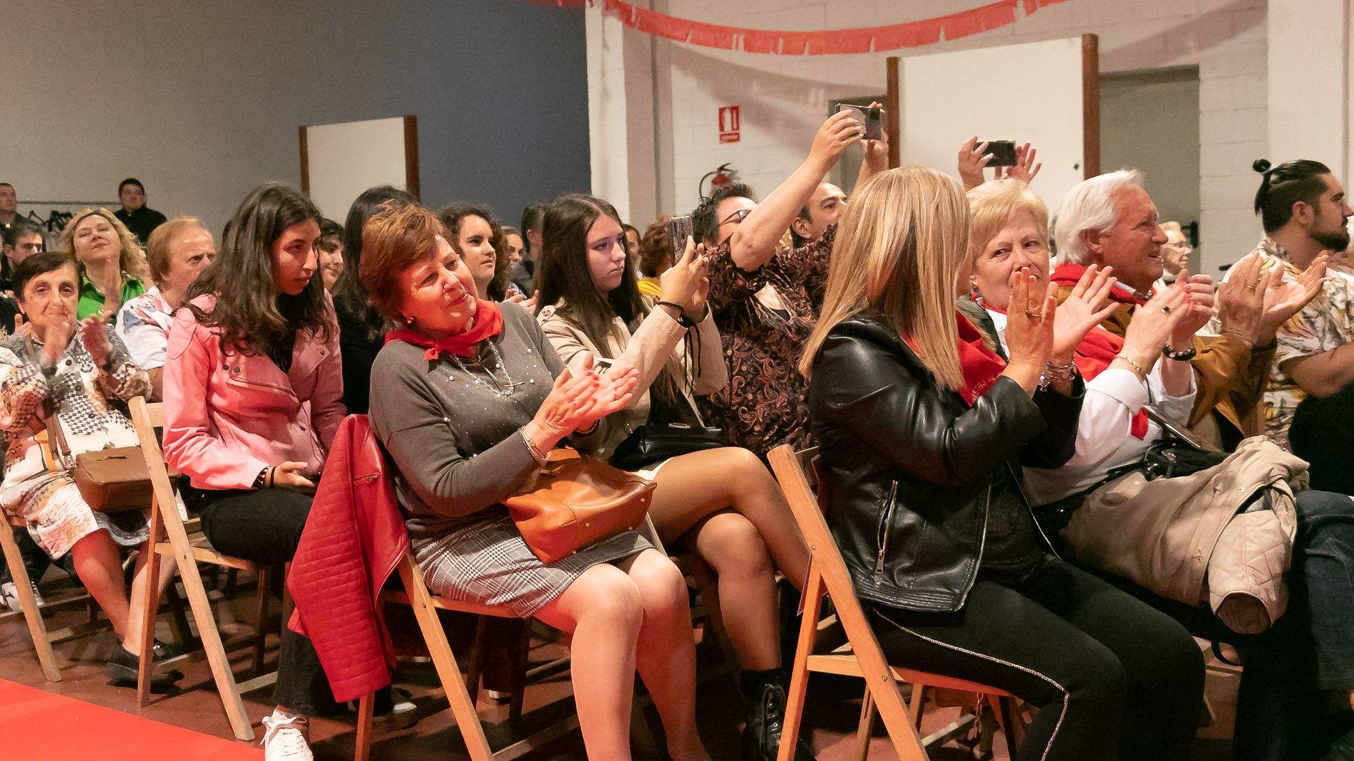 Fiestas del barrio de San Lorenzo 2023. Presentación de las mairalesas y los mayorales. Foto Estela Alcay