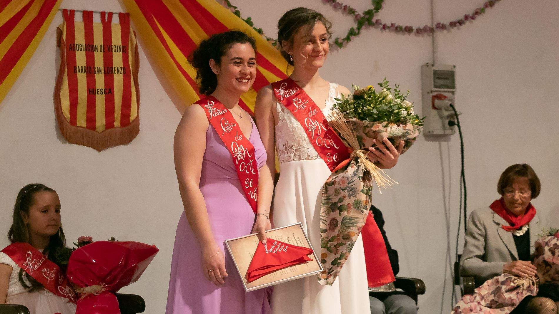Fiestas del barrio de San Lorenzo 2023. Presentación de las mairalesas y los mayorales. Foto Estela Alcay