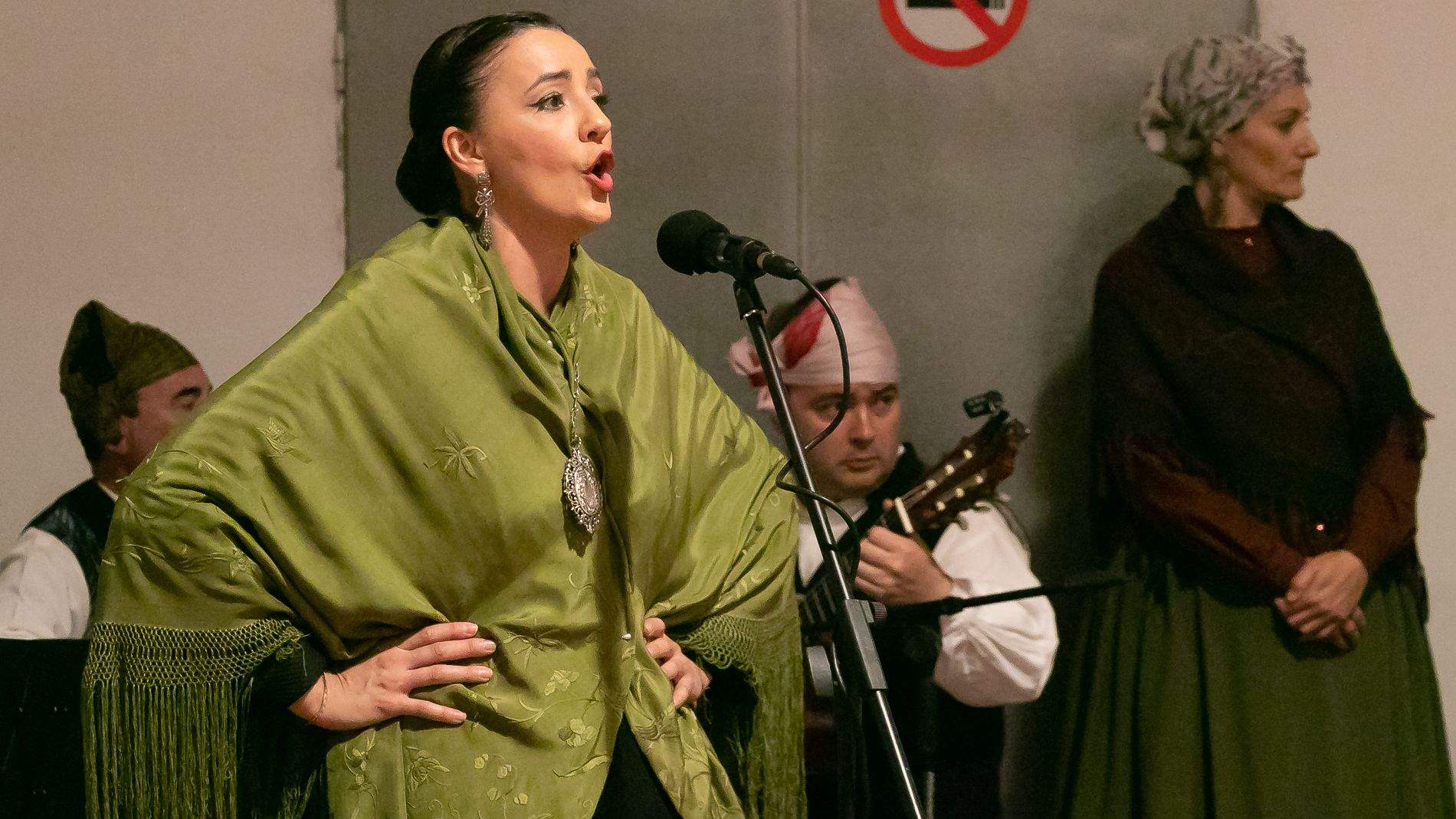 Fiestas del barrio de San Lorenzo 2023. Presentación de las mairalesas y los mayorales. Foto Estela Alcay