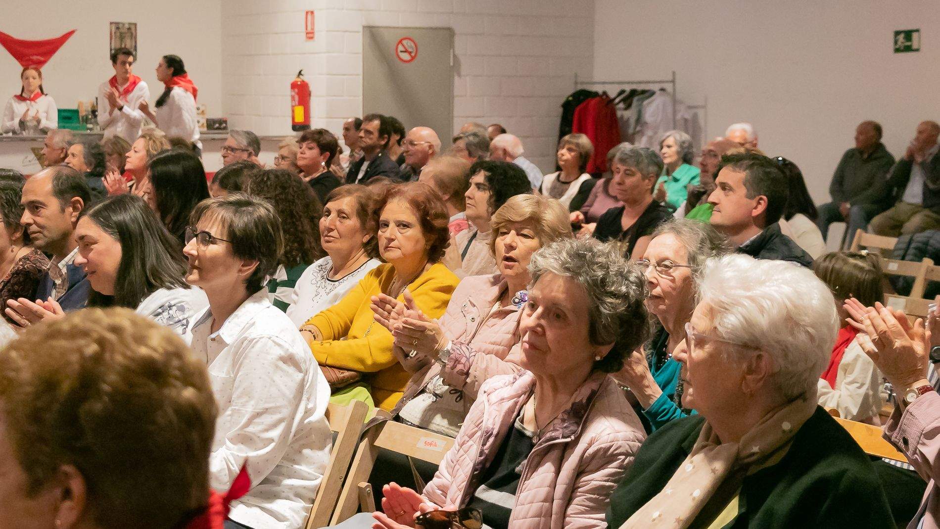 Fiestas del barrio de San Lorenzo 2023. Presentación de las mairalesas y los mayorales. Foto Estela Alcay