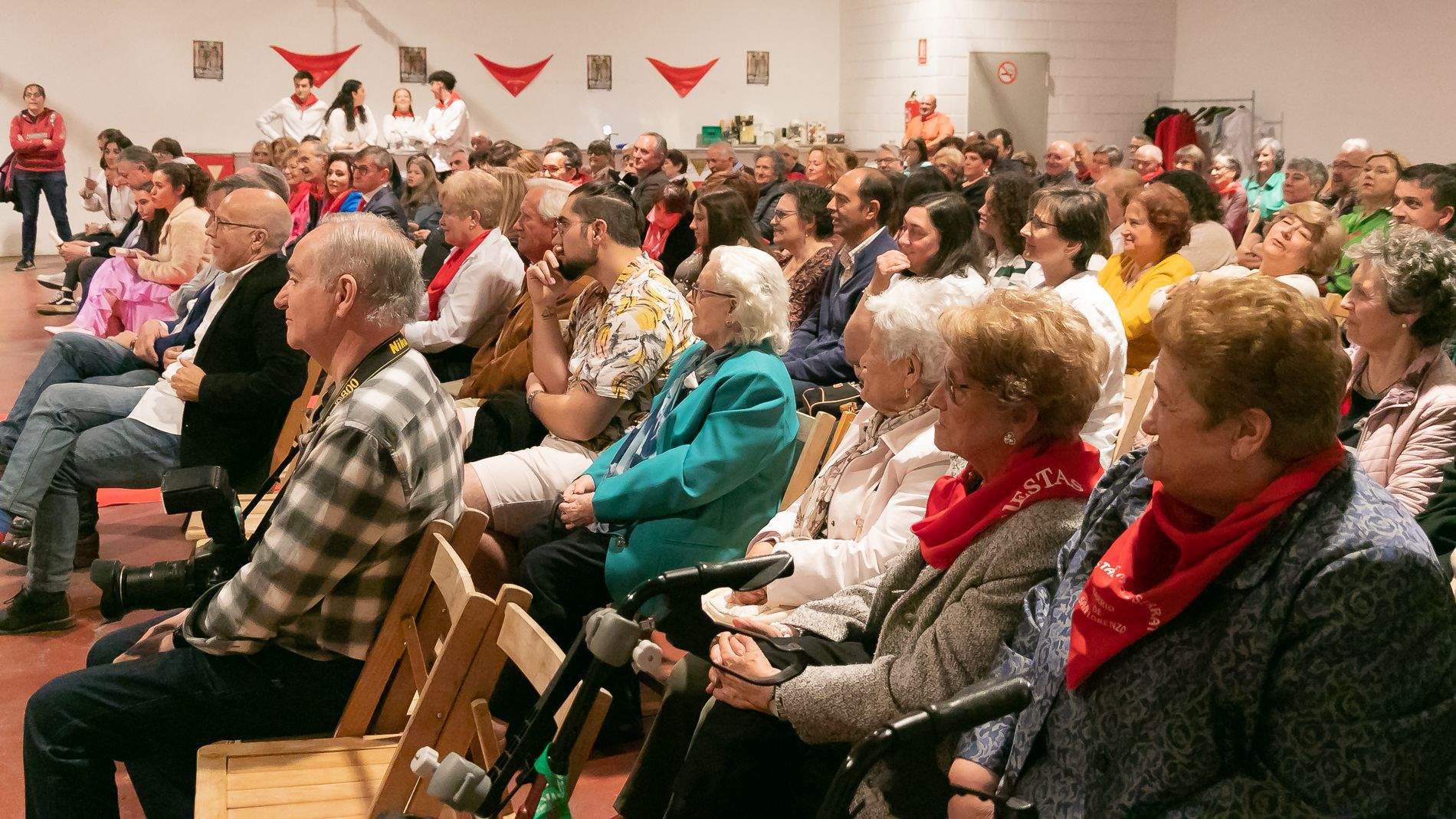Fiestas del barrio de San Lorenzo 2023. Presentación de las mairalesas y los mayorales. Foto Estela Alcay