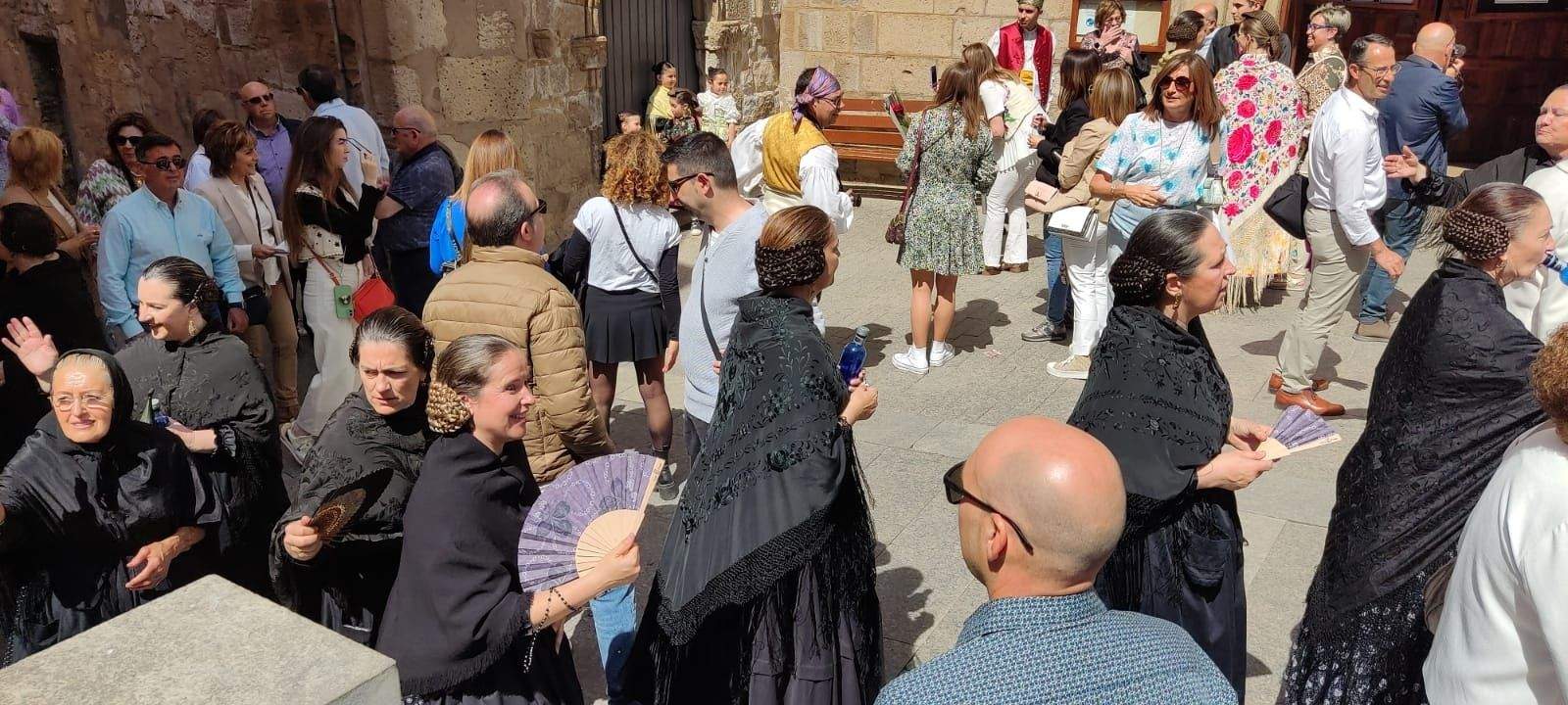 Las "dones de faldetes", las reinas de la Fiesta en Fraga