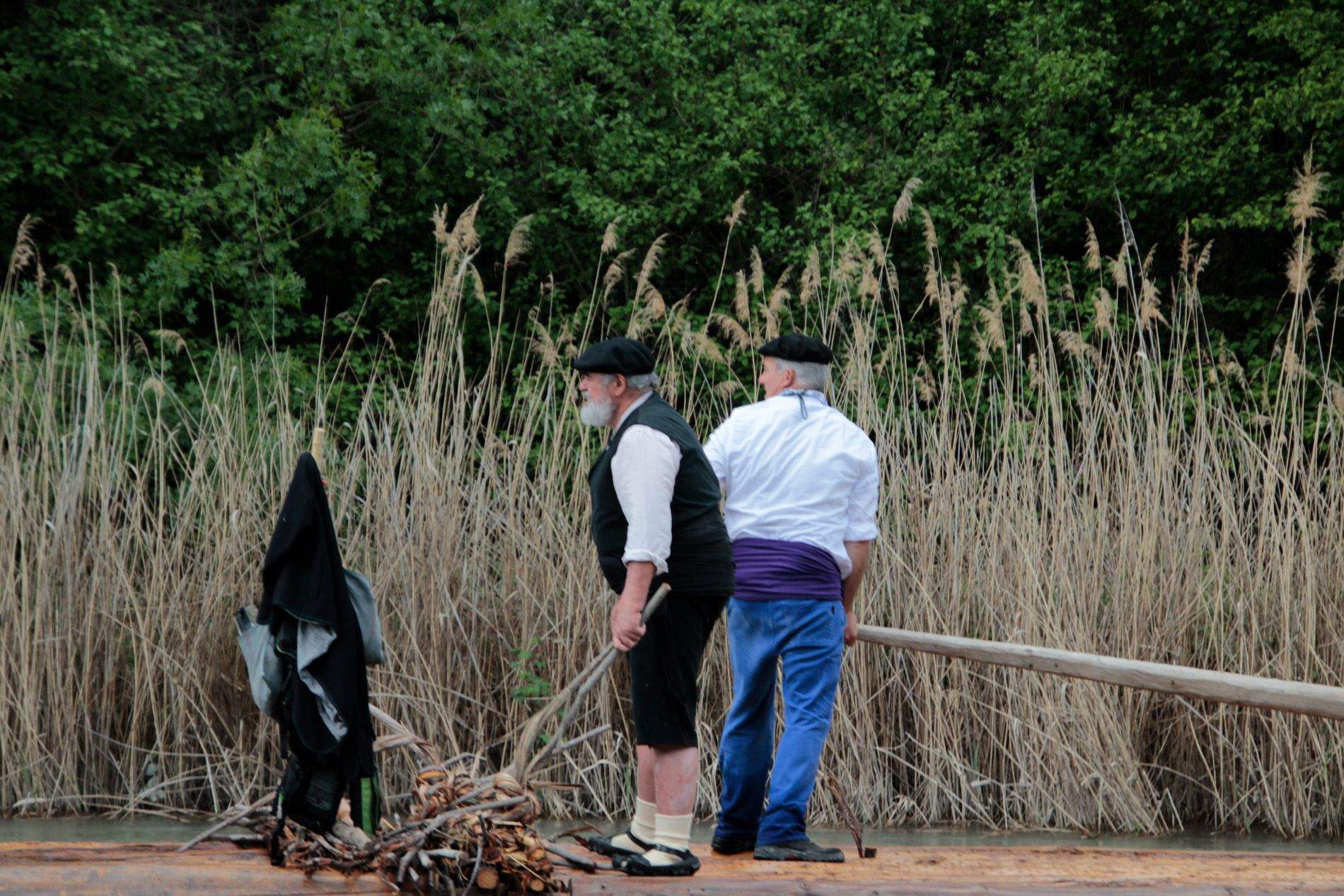 Descenso de navatas por el río Gállego. Foto: Amagoia La Cruz 