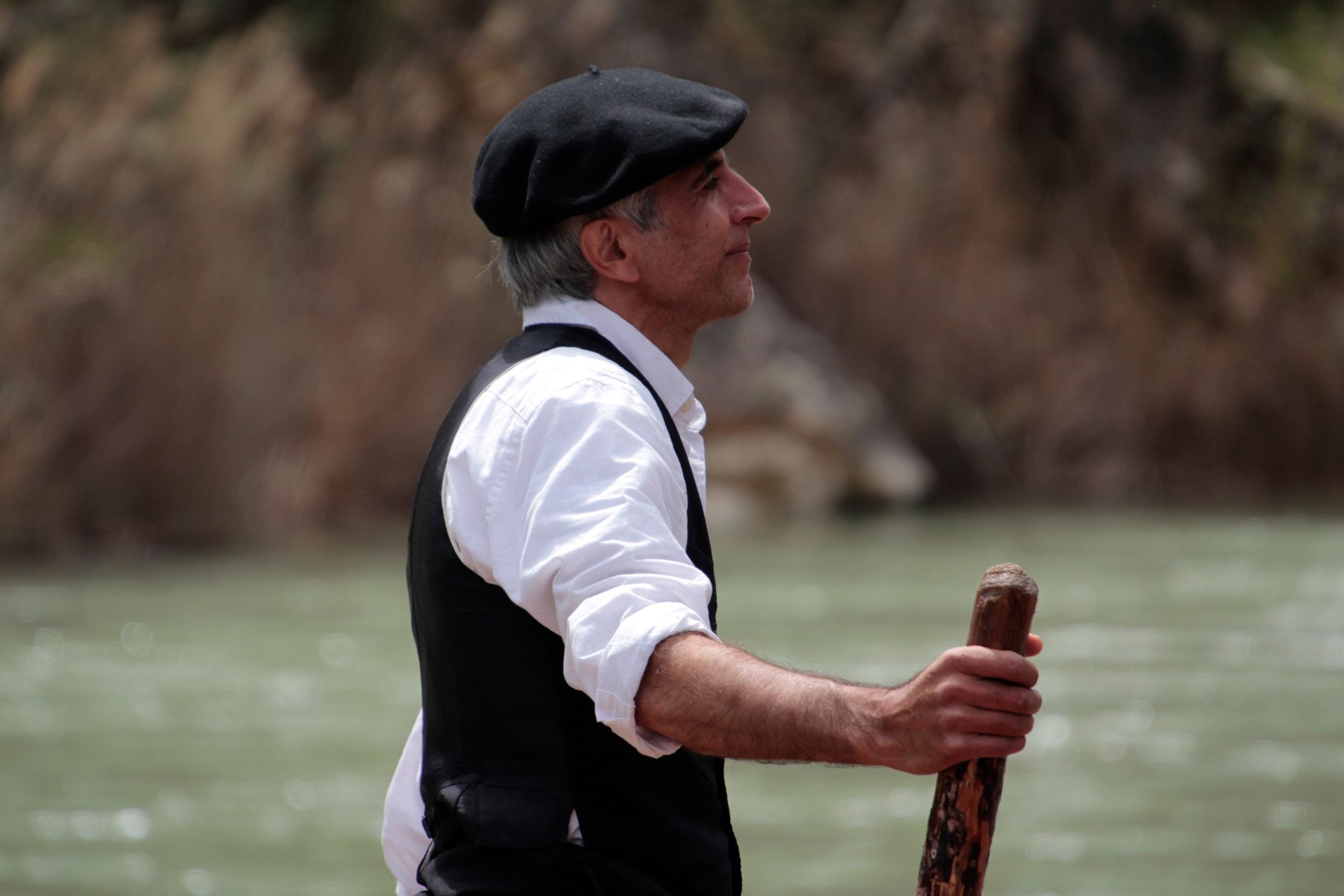 Descenso de navatas por el río Gállego. Foto: Amagoia La Cruz 