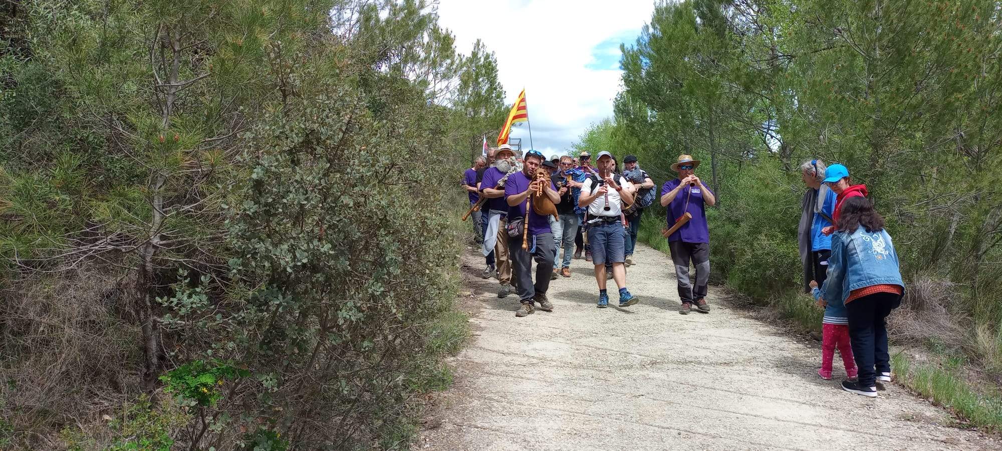 Descenso de navatas por el río Gállego. Foto: Mariano Martínez