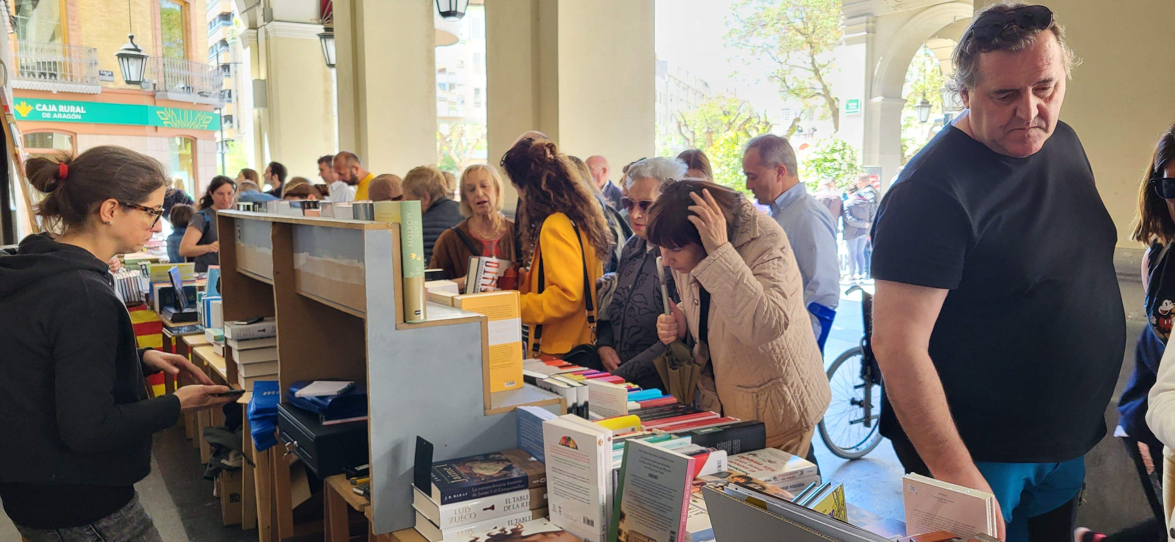  Día del Libro 2023 en Huesca. Foto Myriam Martínez