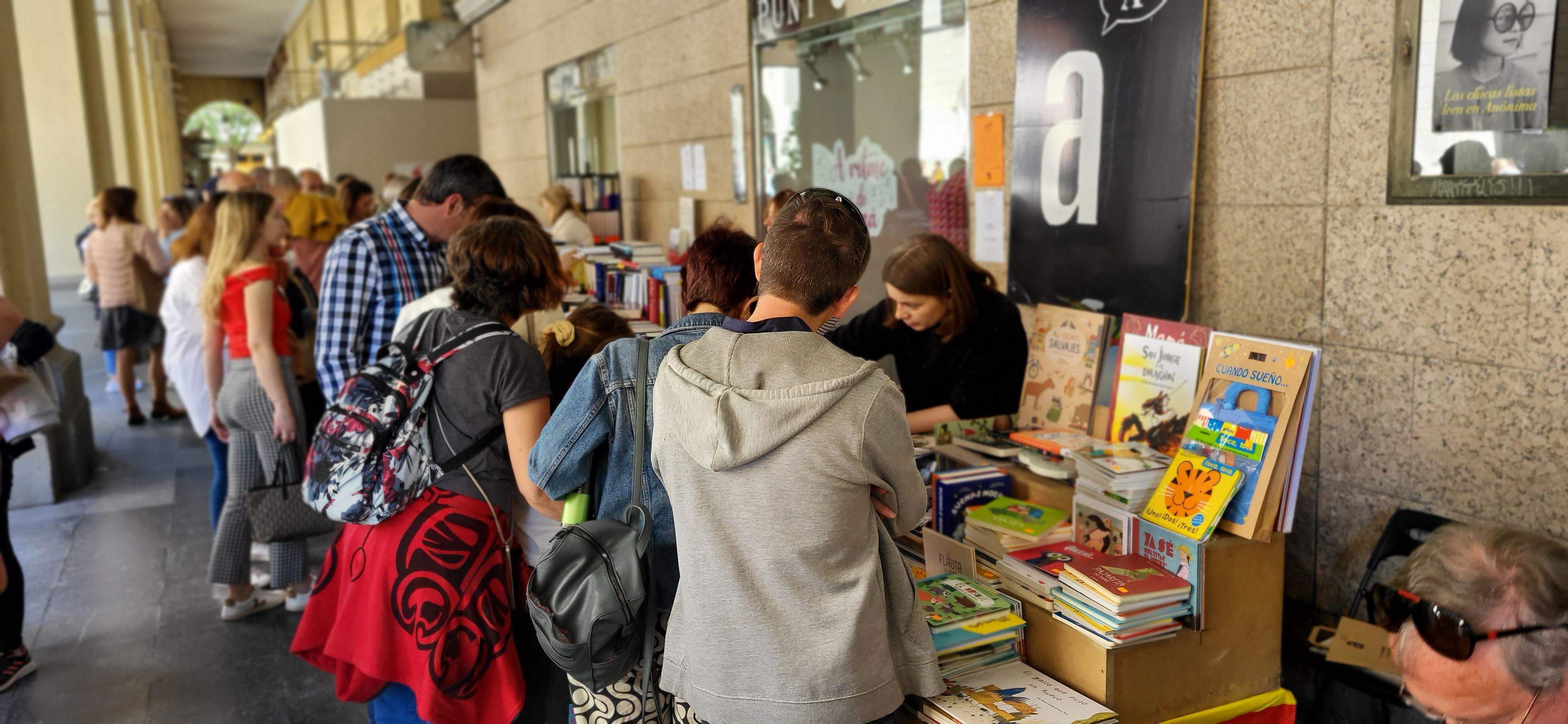  Día del Libro 2023 en Huesca. Foto Myriam Martínez