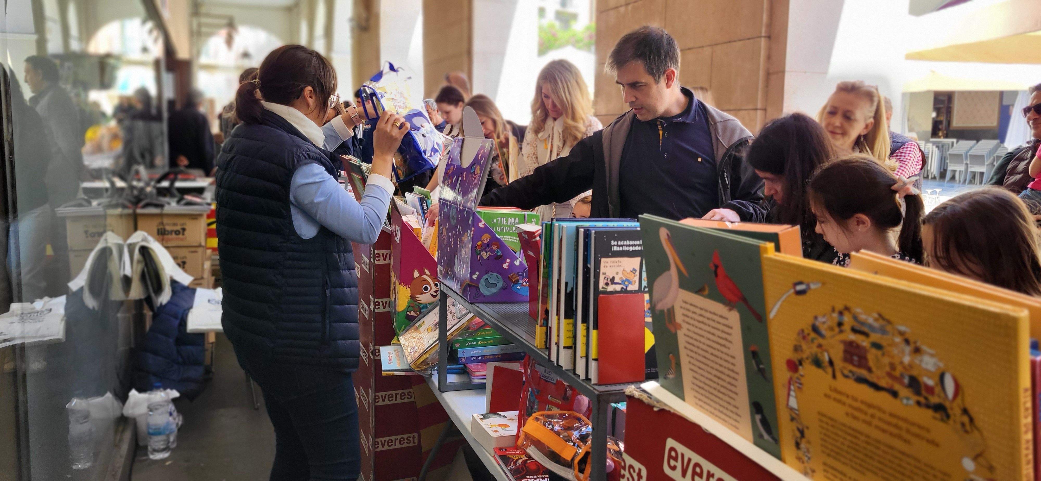  Día del Libro 2023 en Huesca. Foto Myriam Martínez