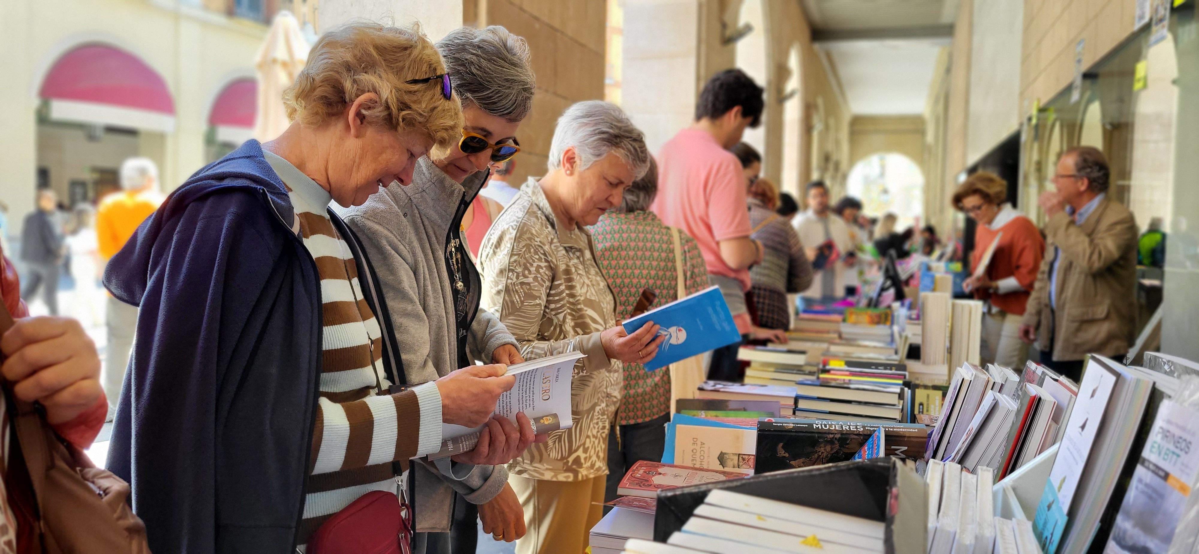  Día del Libro 2023 en Huesca. Foto Myriam Martínez