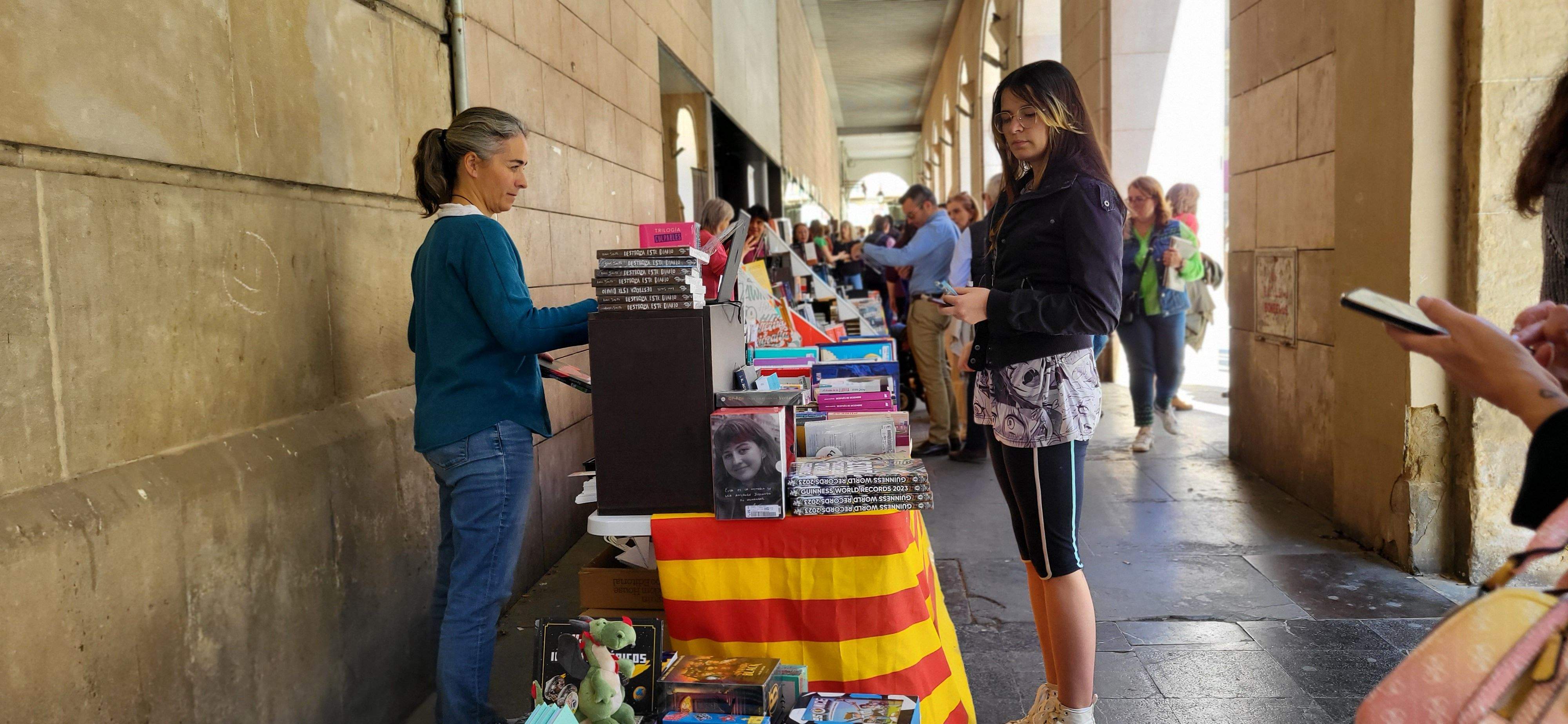  Día del Libro 2023 en Huesca. Foto Myriam Martínez