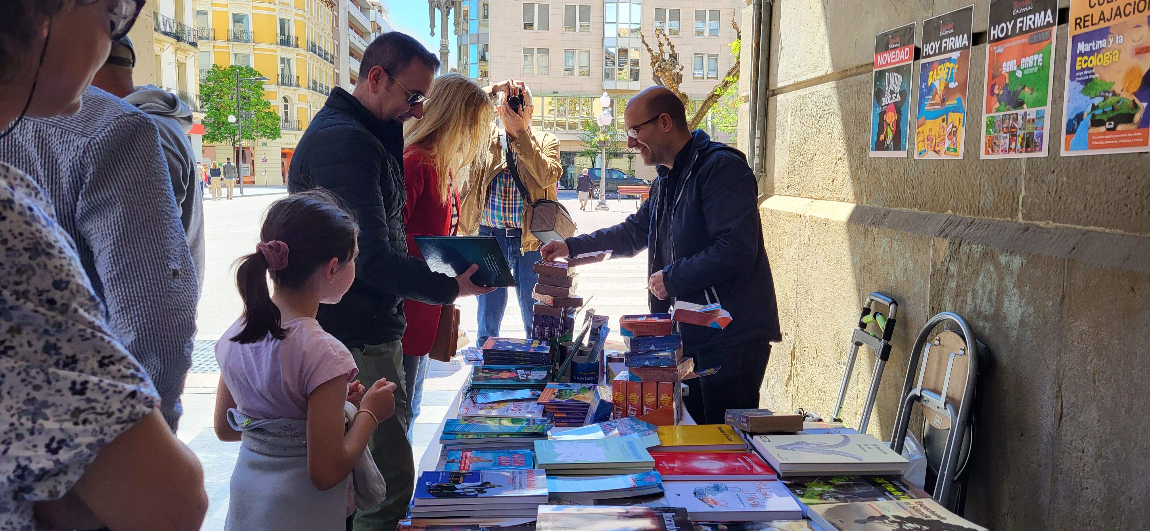  Día del Libro 2023 en Huesca. Foto Myriam Martínez