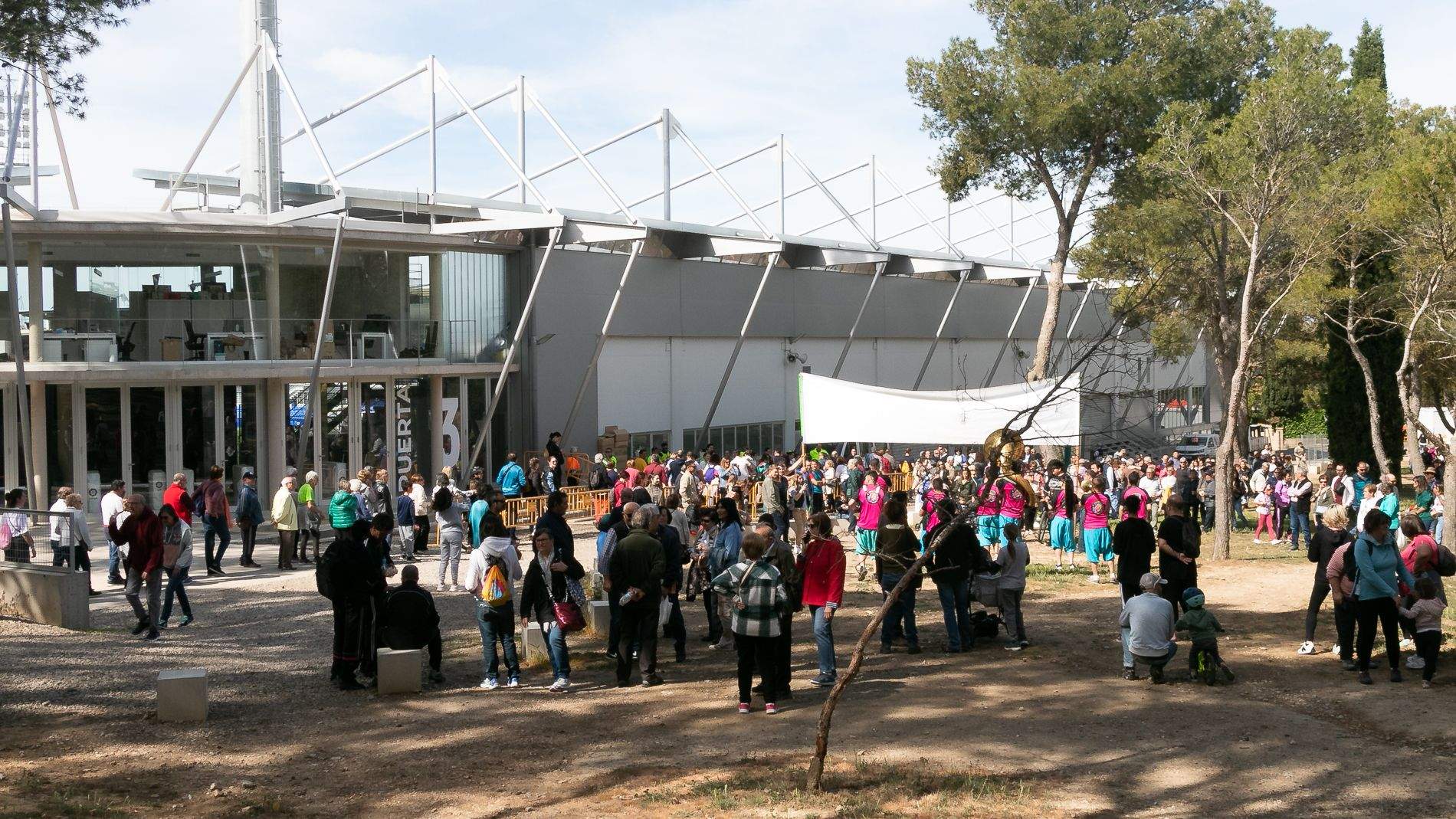 Celebración en Huesca de la fiesta de San Jorge en el cerro. Foto: Estela Alcay