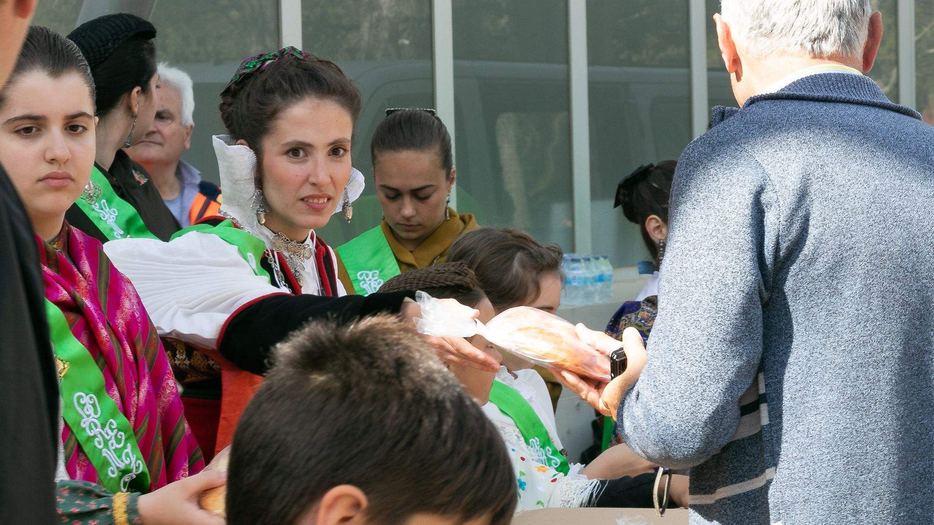 Celebración en Huesca de la fiesta de San Jorge en el cerro. Foto: Estela Alcay