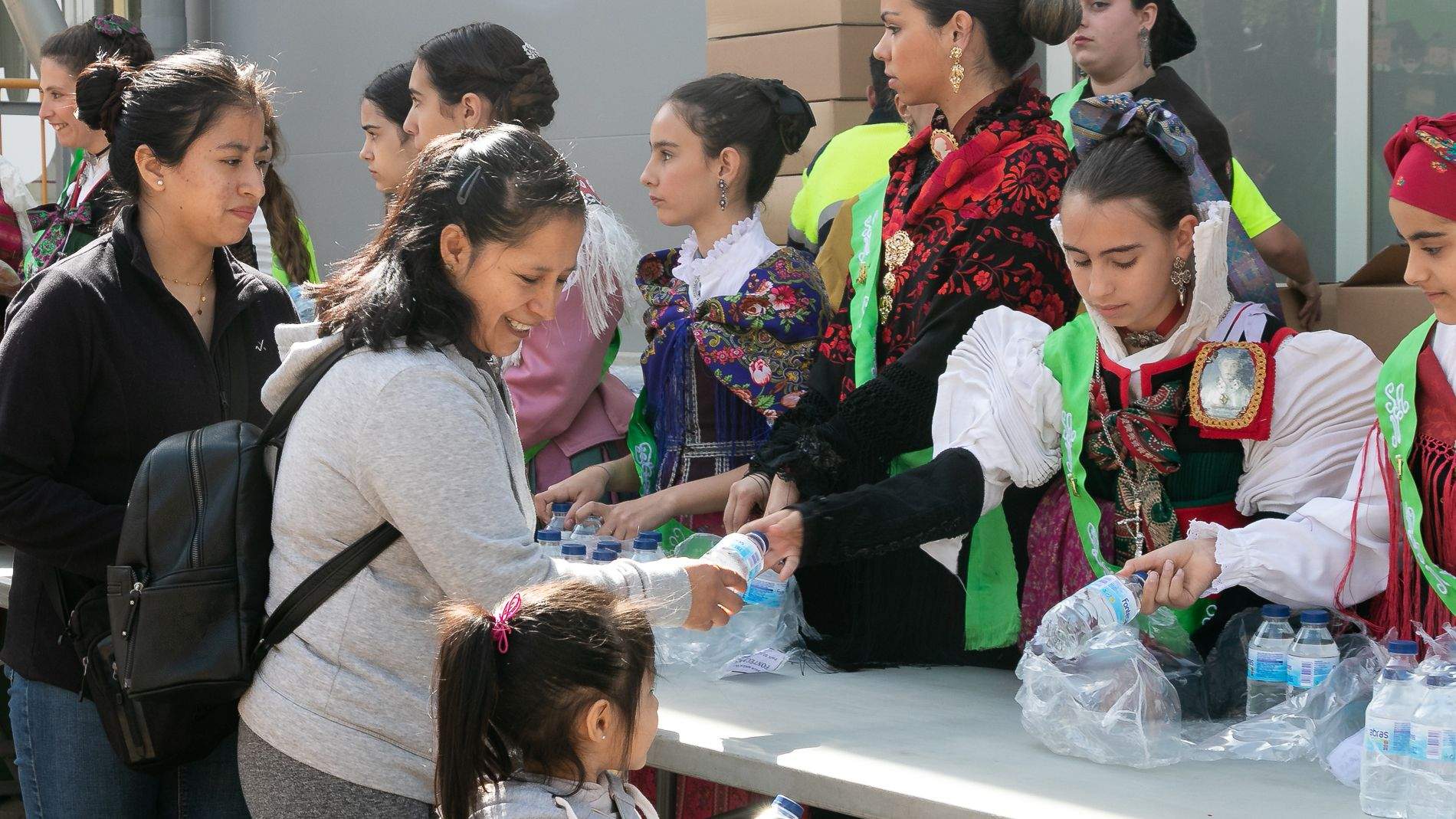 Celebración en Huesca de la fiesta de San Jorge en el cerro. Foto: Estela Alcay