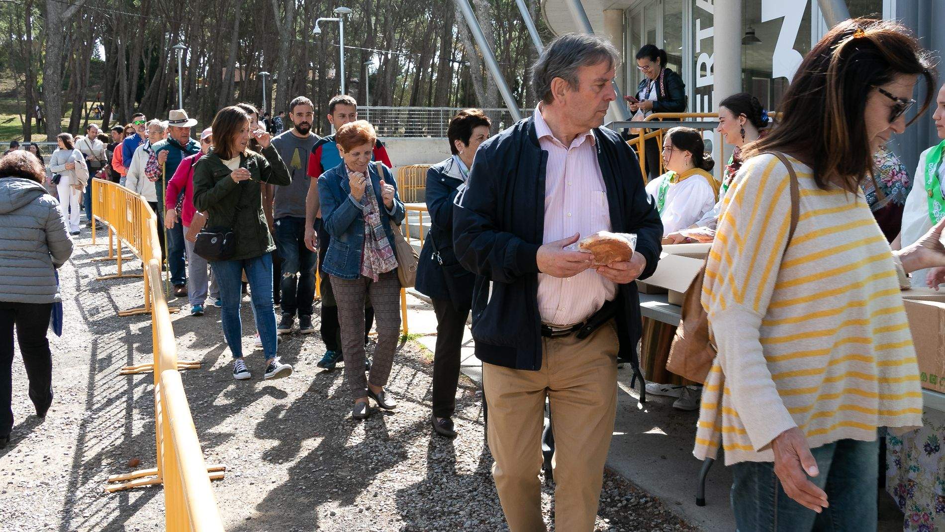 Celebración en Huesca de la fiesta de San Jorge en el cerro. Foto: Estela Alcay