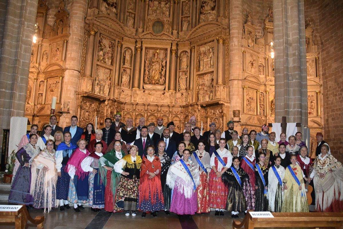 Autoridades, Damas y Tradiciones