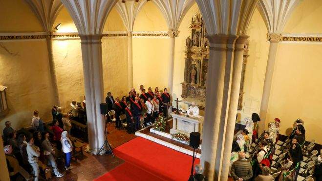 Celebración en Huesca de la fiesta de San Jorge en el cerro. Foto: Álvaro Calvo Celebración en Huesca de la fiesta de San Jorge en el cerro. Foto: Álvaro Calvo