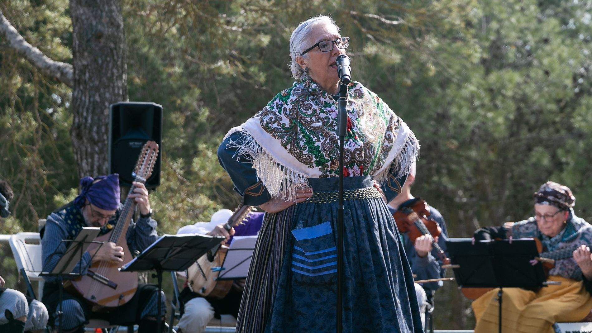  Celebración en Huesca de la fiesta de San Jorge en el cerro. Foto: Estela Alcay
