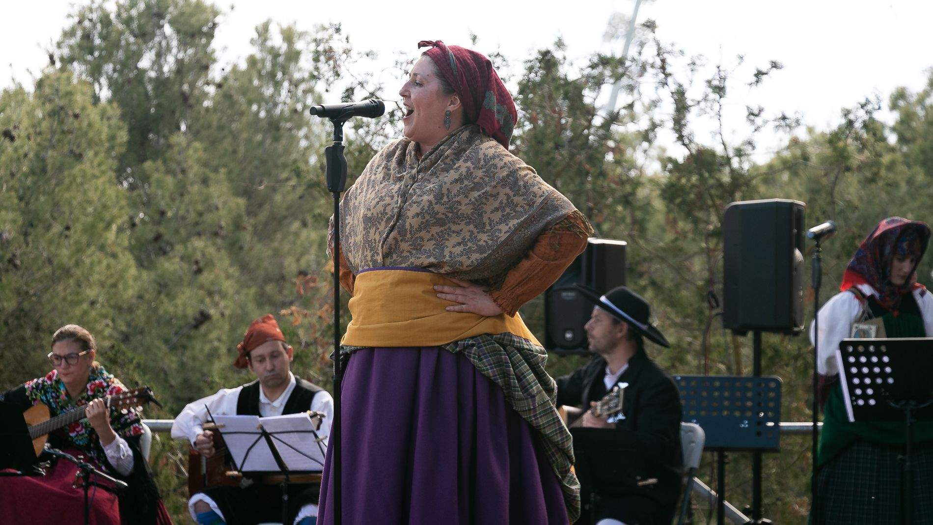 Celebración en Huesca de la fiesta de San Jorge en el cerro. Foto: Estela Alcay