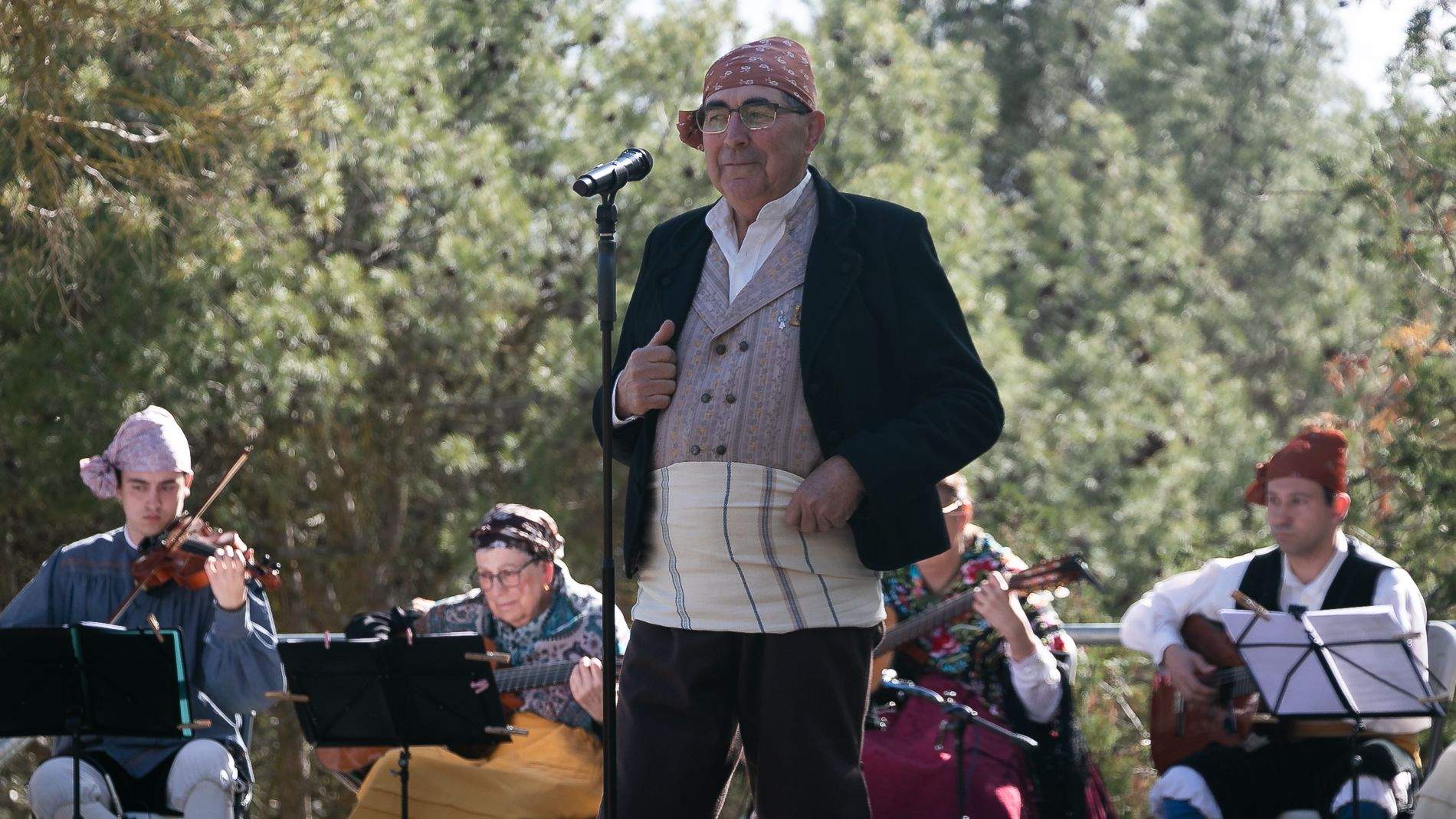  Celebración en Huesca de la fiesta de San Jorge en el cerro. Foto: Estela Alcay