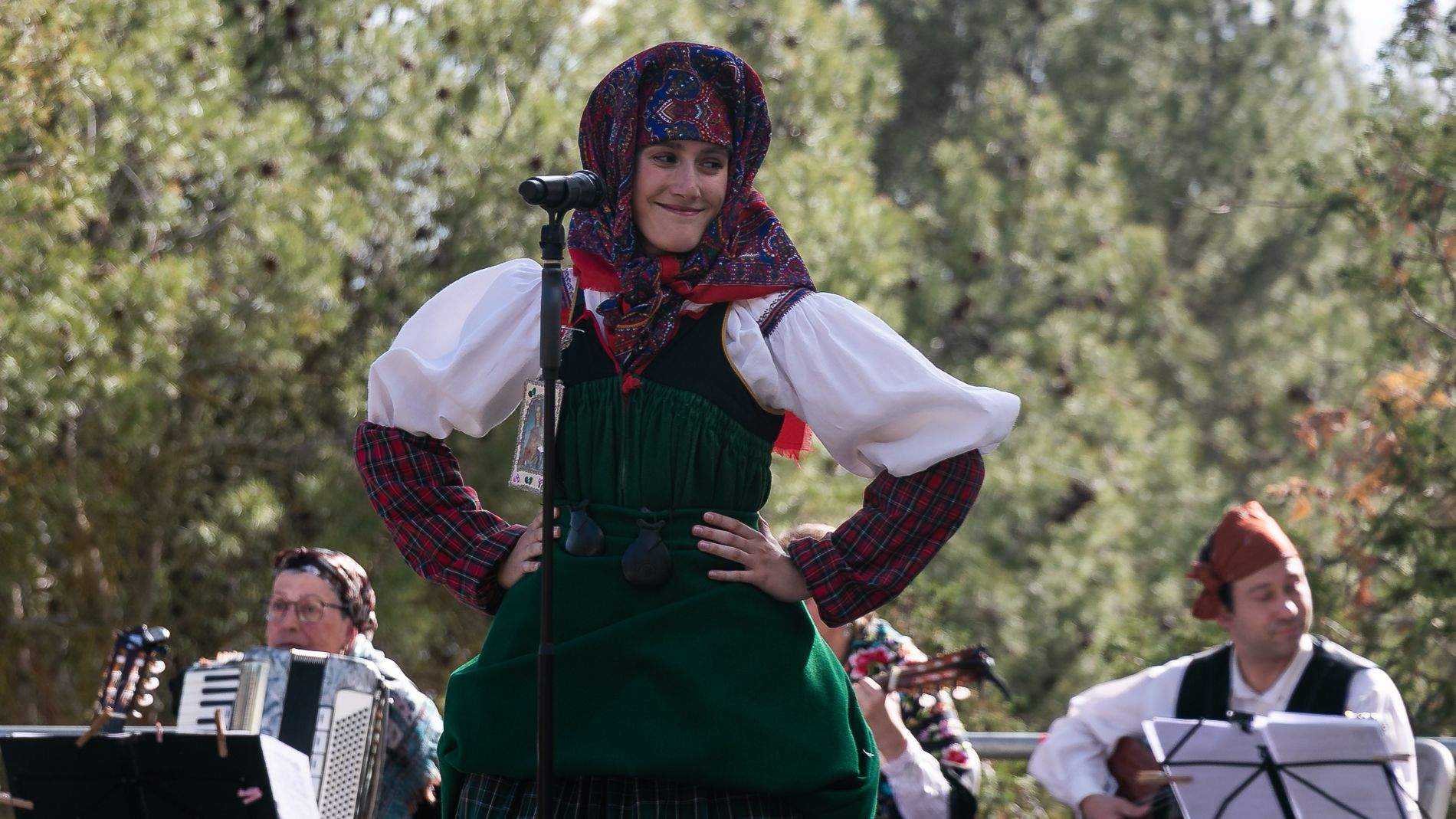 Celebración en Huesca de la fiesta de San Jorge en el cerro. Foto: Estela Alcay